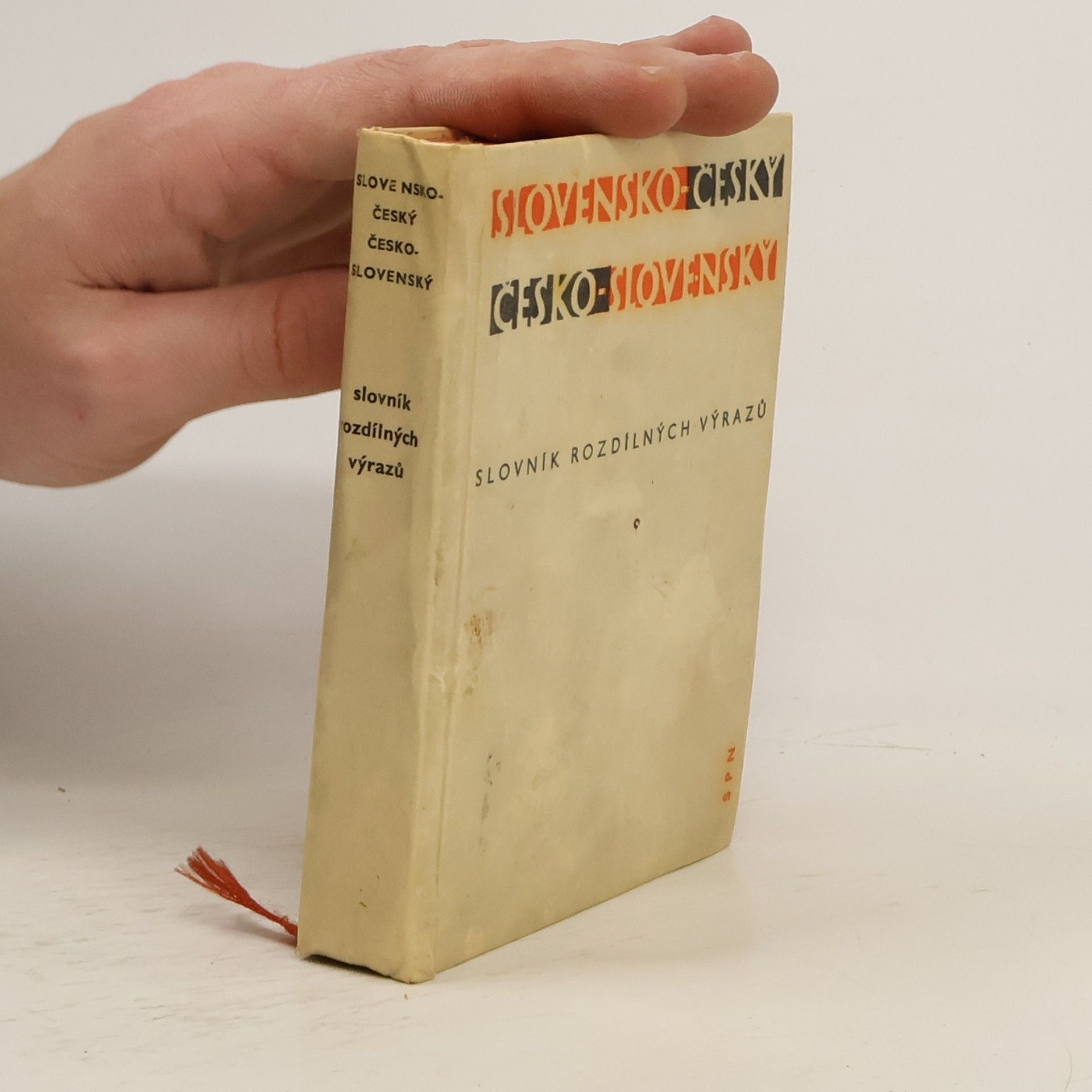 Jaroslav Nečas Slovensko-český a česko-slovenský slovník rozdílných výrazů. Slovník rozdílných výrazů
