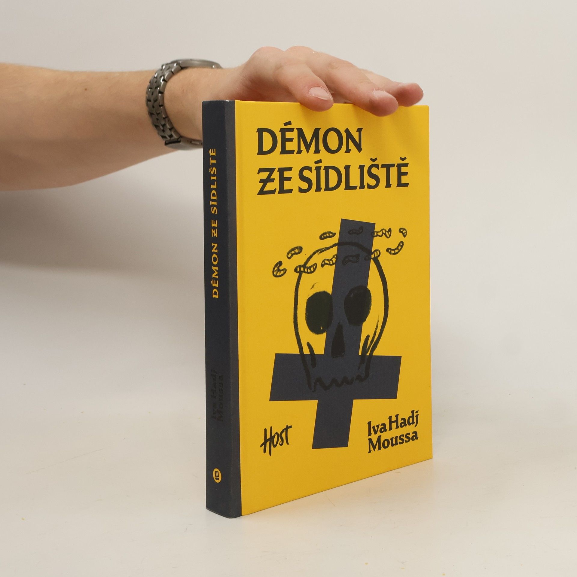 Iva Hadj Moussa Démon ze sídliště