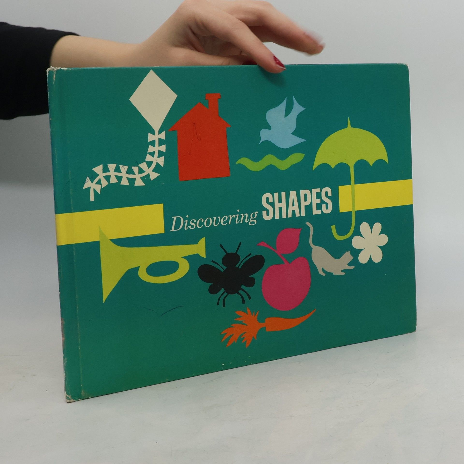 Collectif d'auteurs Discovering shapes