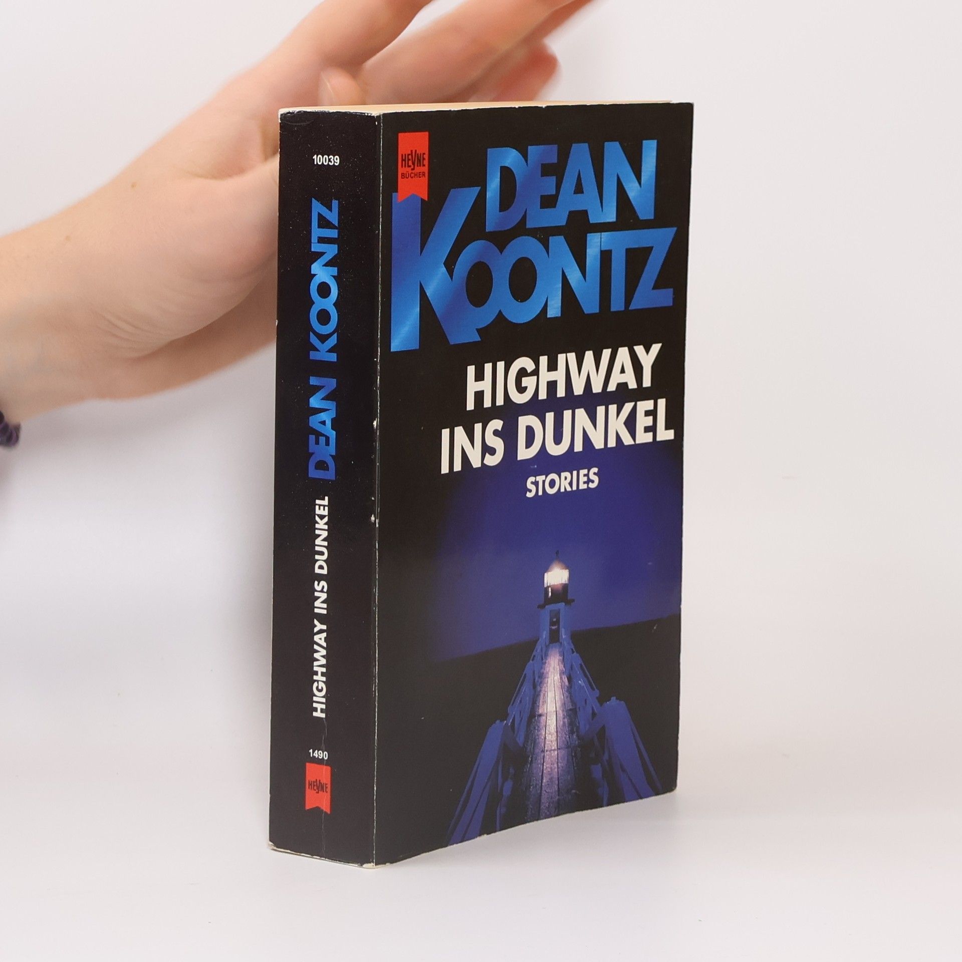 Dean R. Koontz Highway ins Dunkel