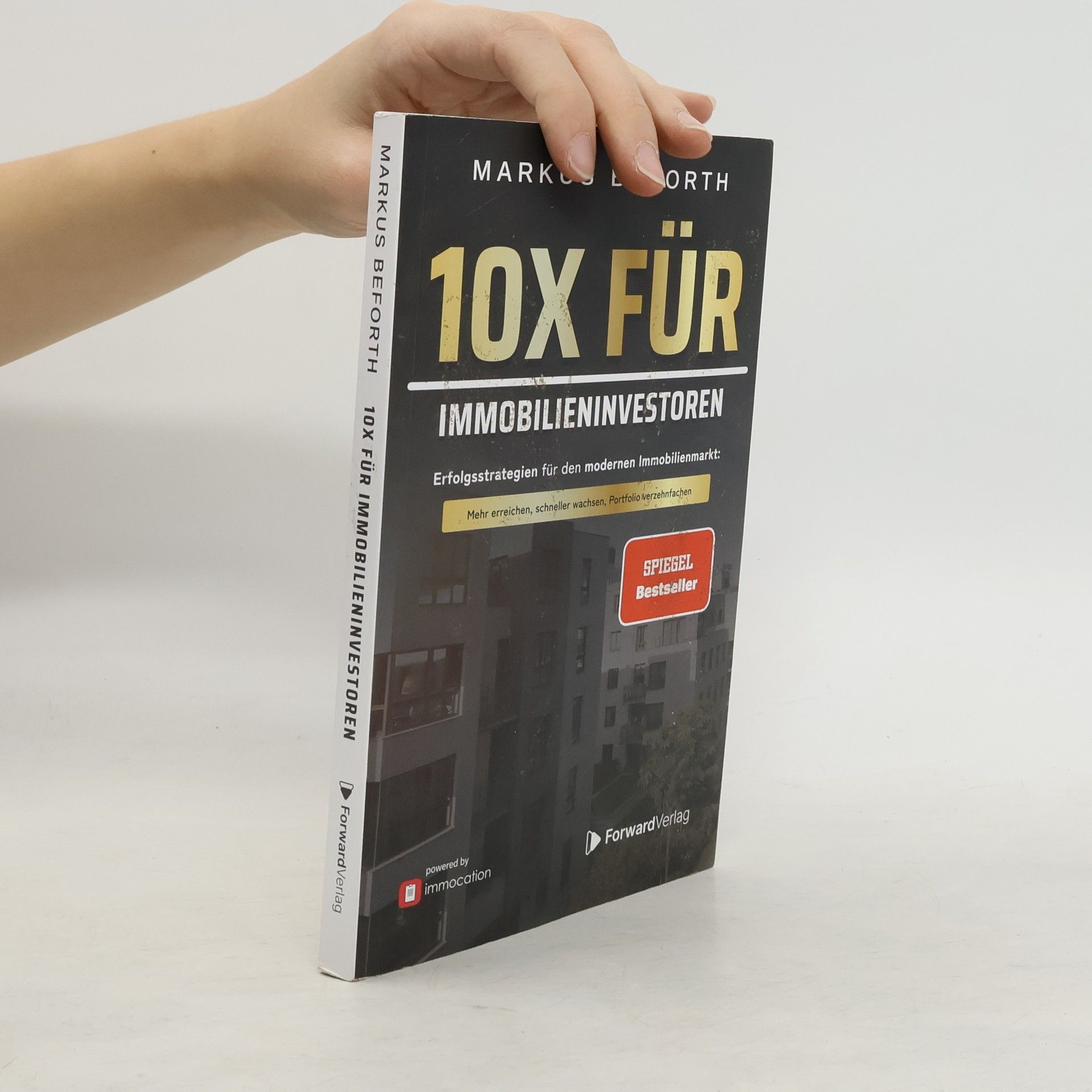 Vitali Arnt Vermögensaufbau durch Aktien-Sparpläne. Wie du mit Aktien und ETFs monatlich Dividenden kassierst.