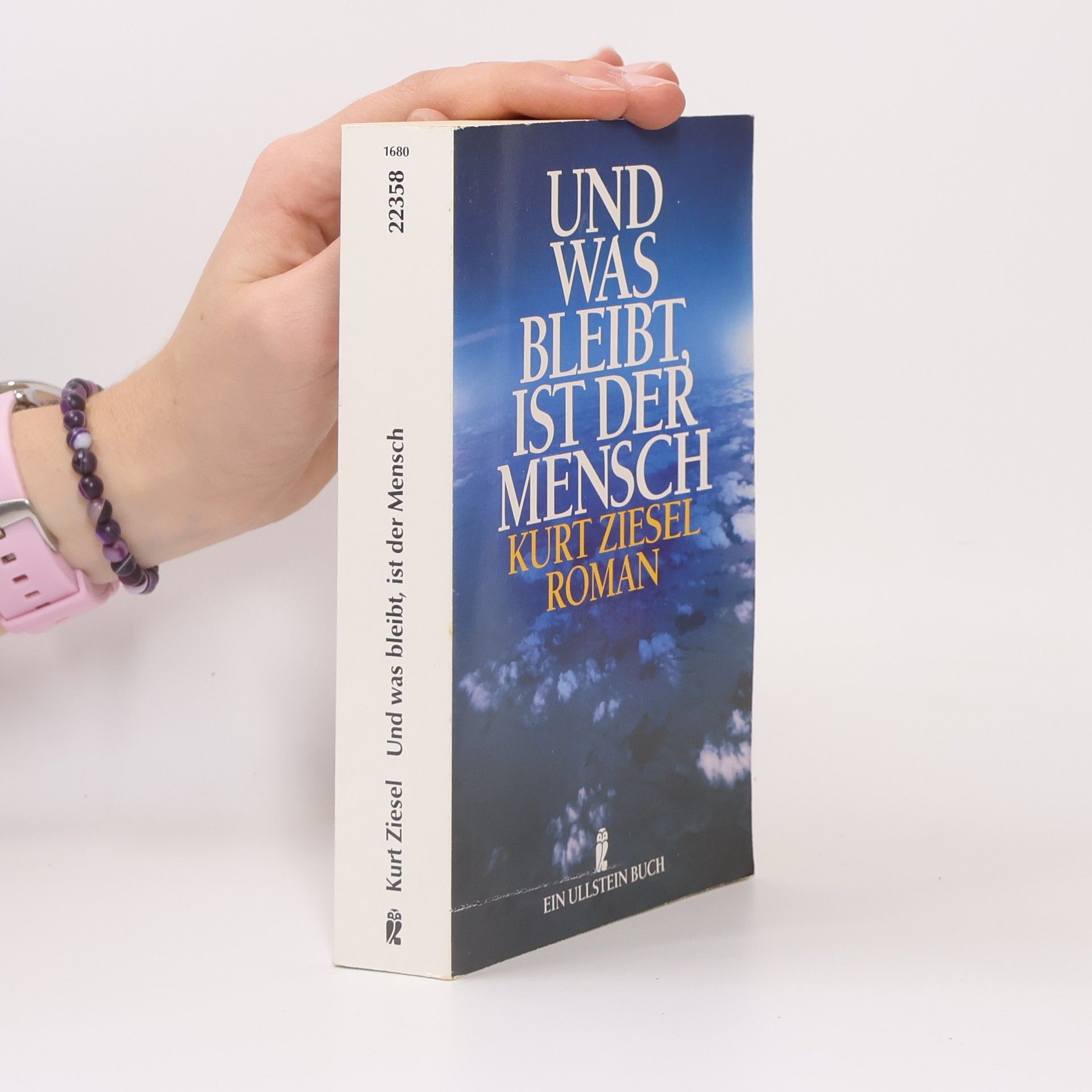 Kurt Ziesel Und was bleibt, ist der Mensch. Roman.