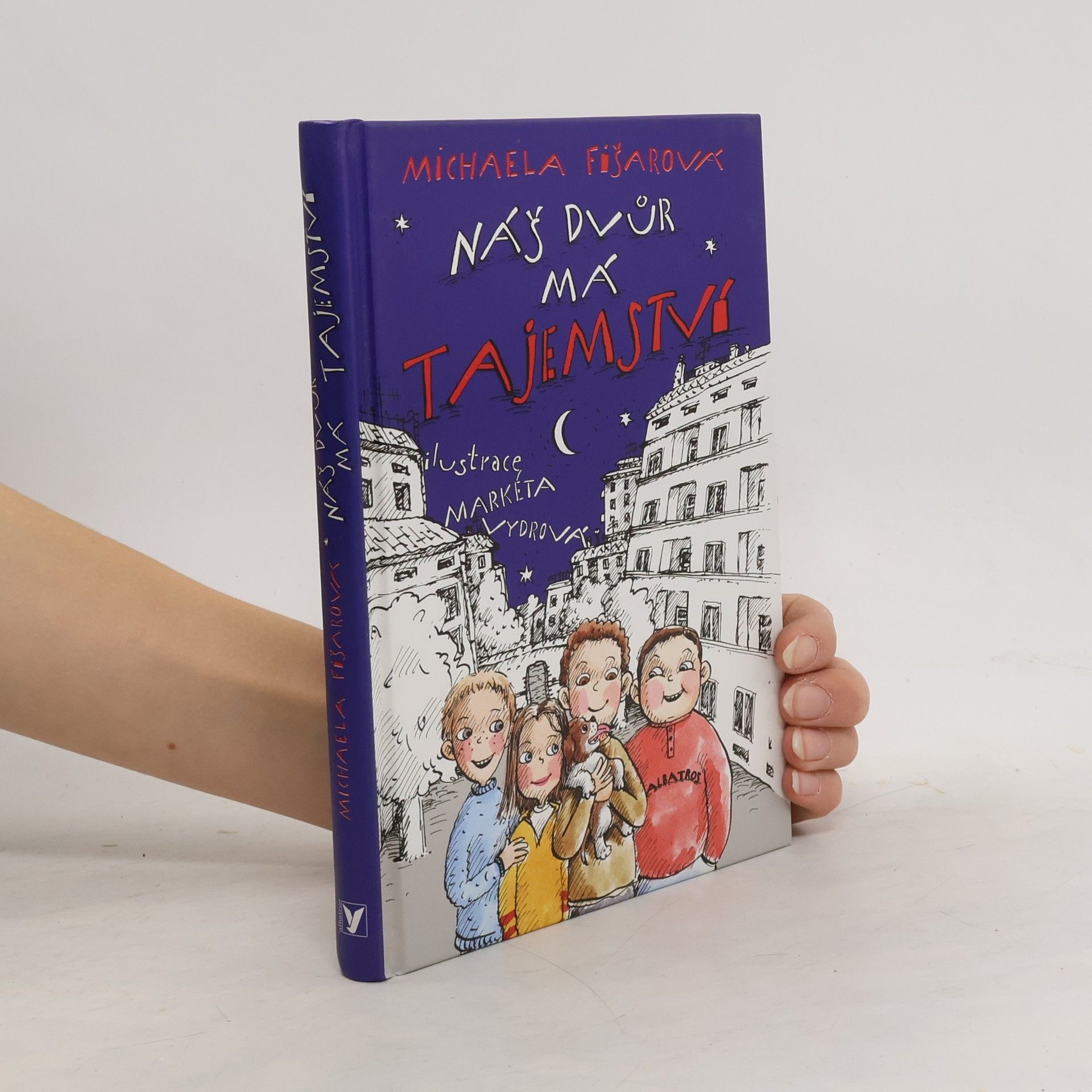 Náš dvůr má tajemství