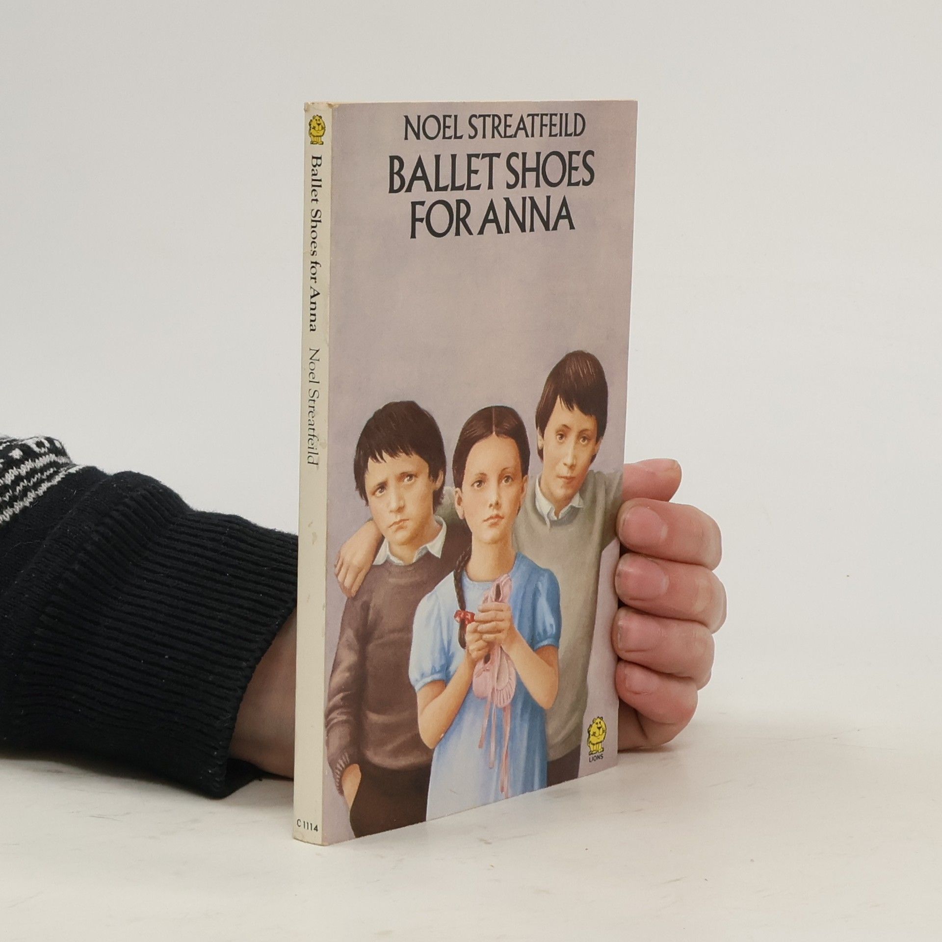 Noel Streatfeild Ballet shoes for Anna