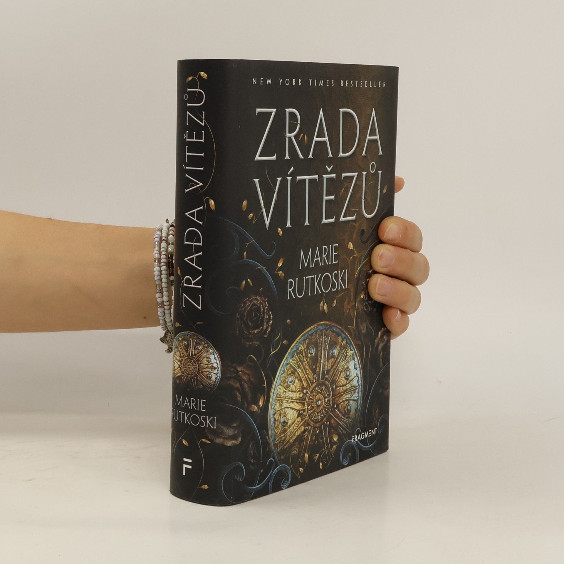 Marie Rutkoski Zrada vítězů