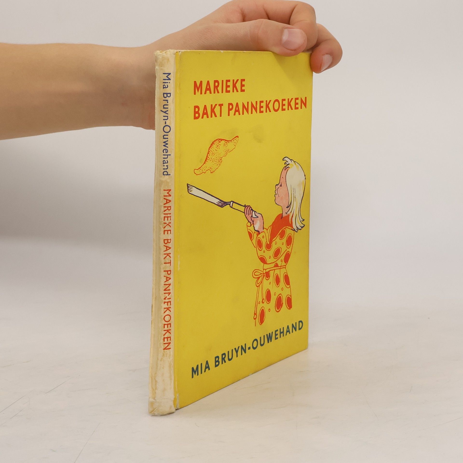 Mia Bruyn-Ouwehand. Marieke bakt pannekoeken