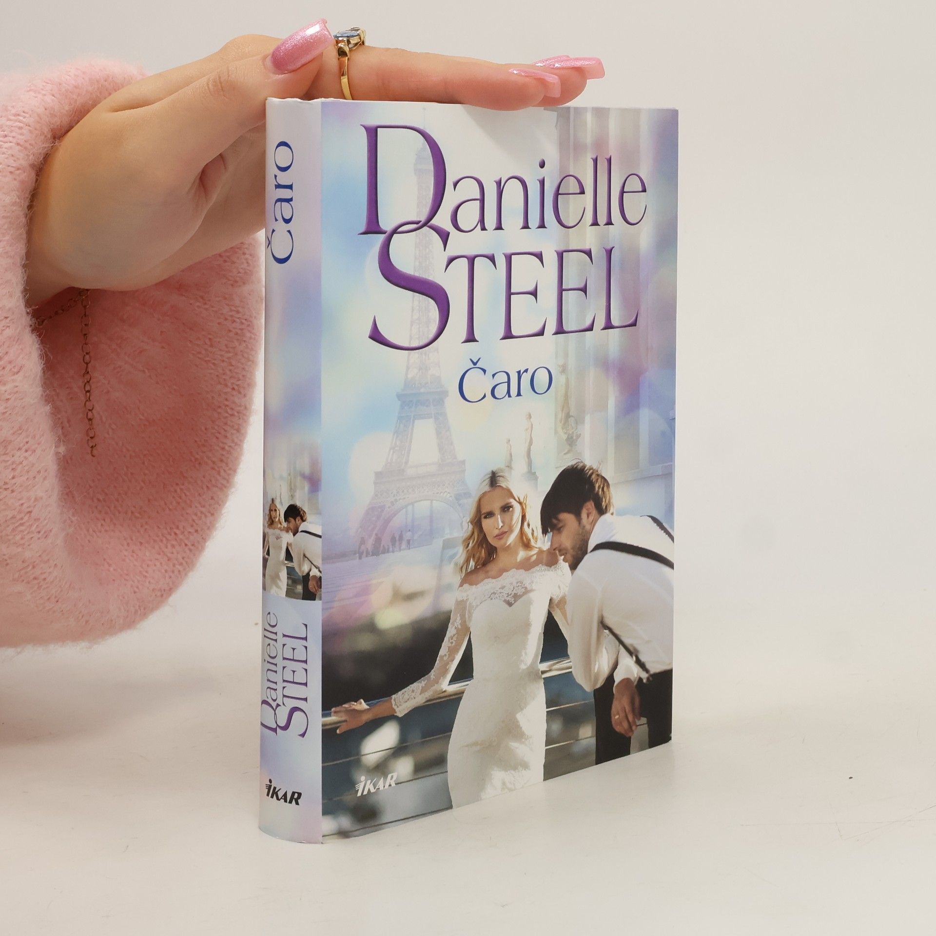 Danielle Steel Čaro