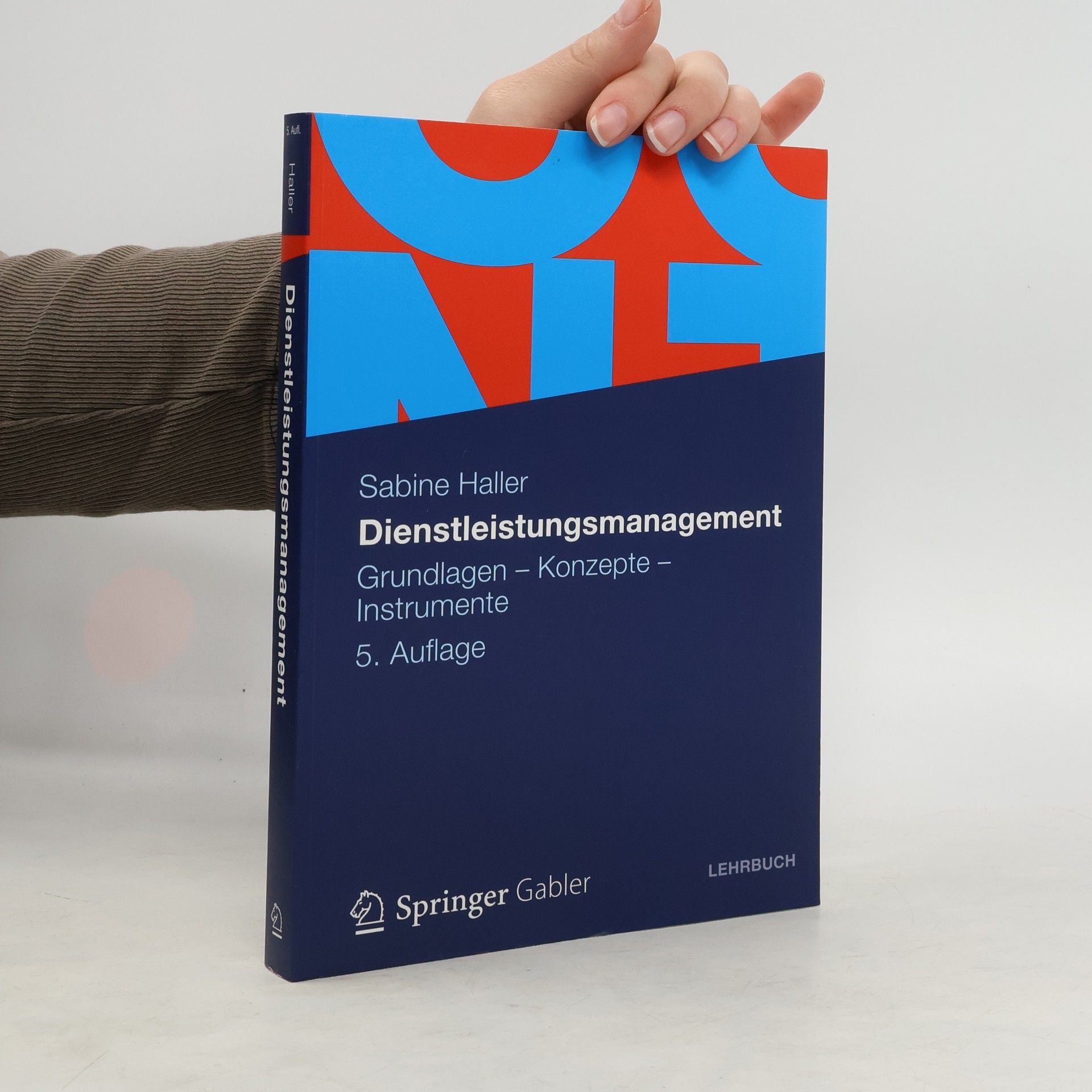 Sabine Haller Dienstleistungsmanagement