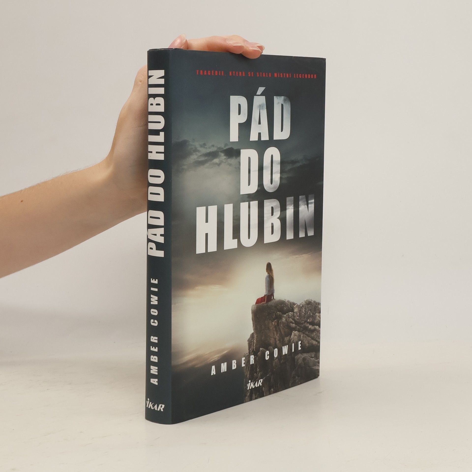 Amber Cowie Pád do hlubin