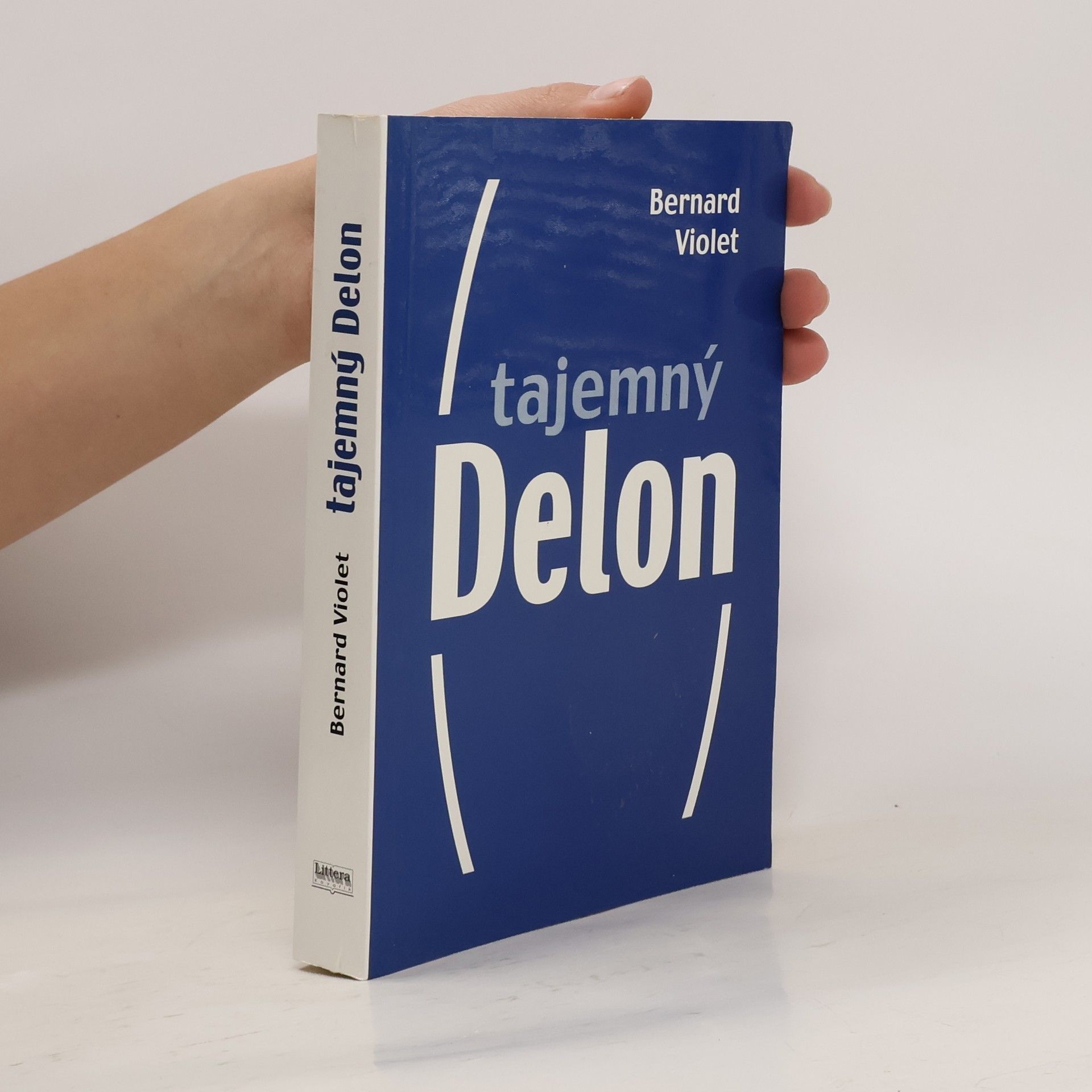 Bernard Violet Tajemný Delon