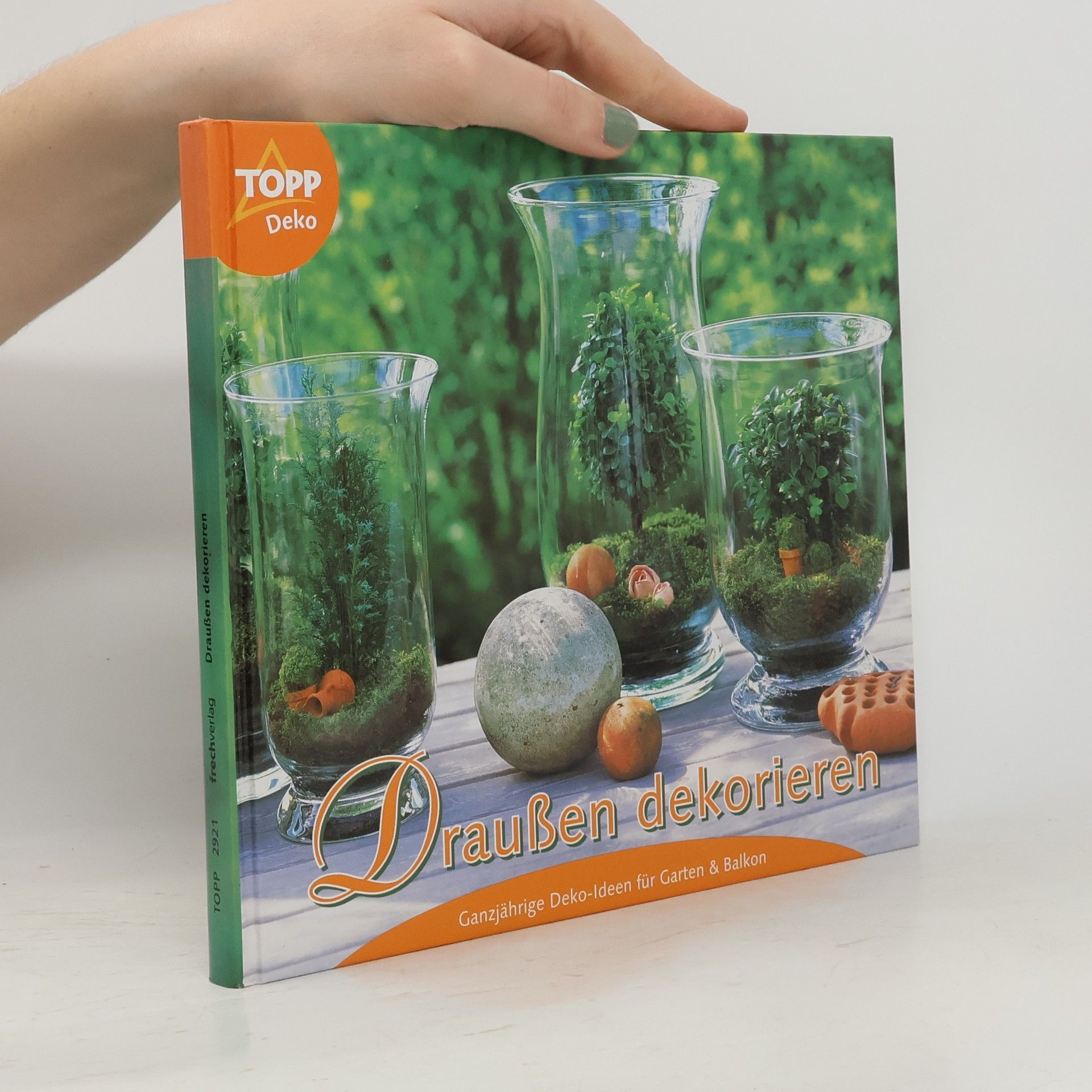 Collectif d'auteurs Draußen dekorieren