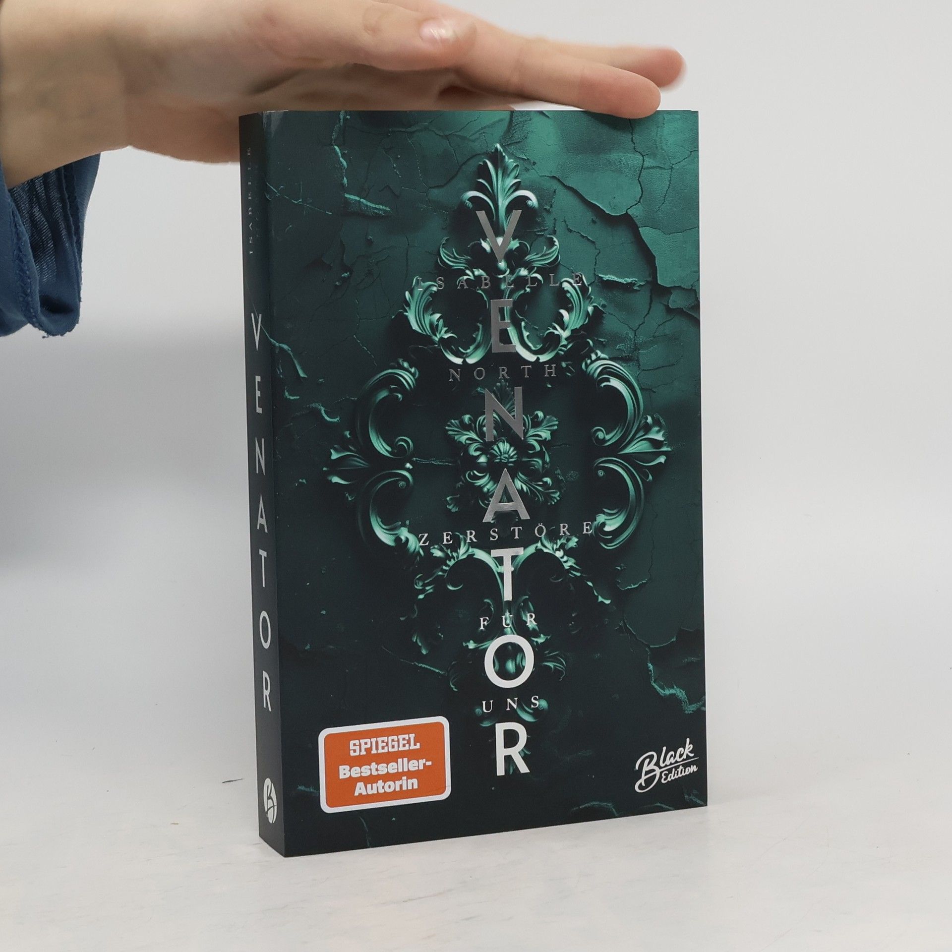 Isabelle North Venator Venator