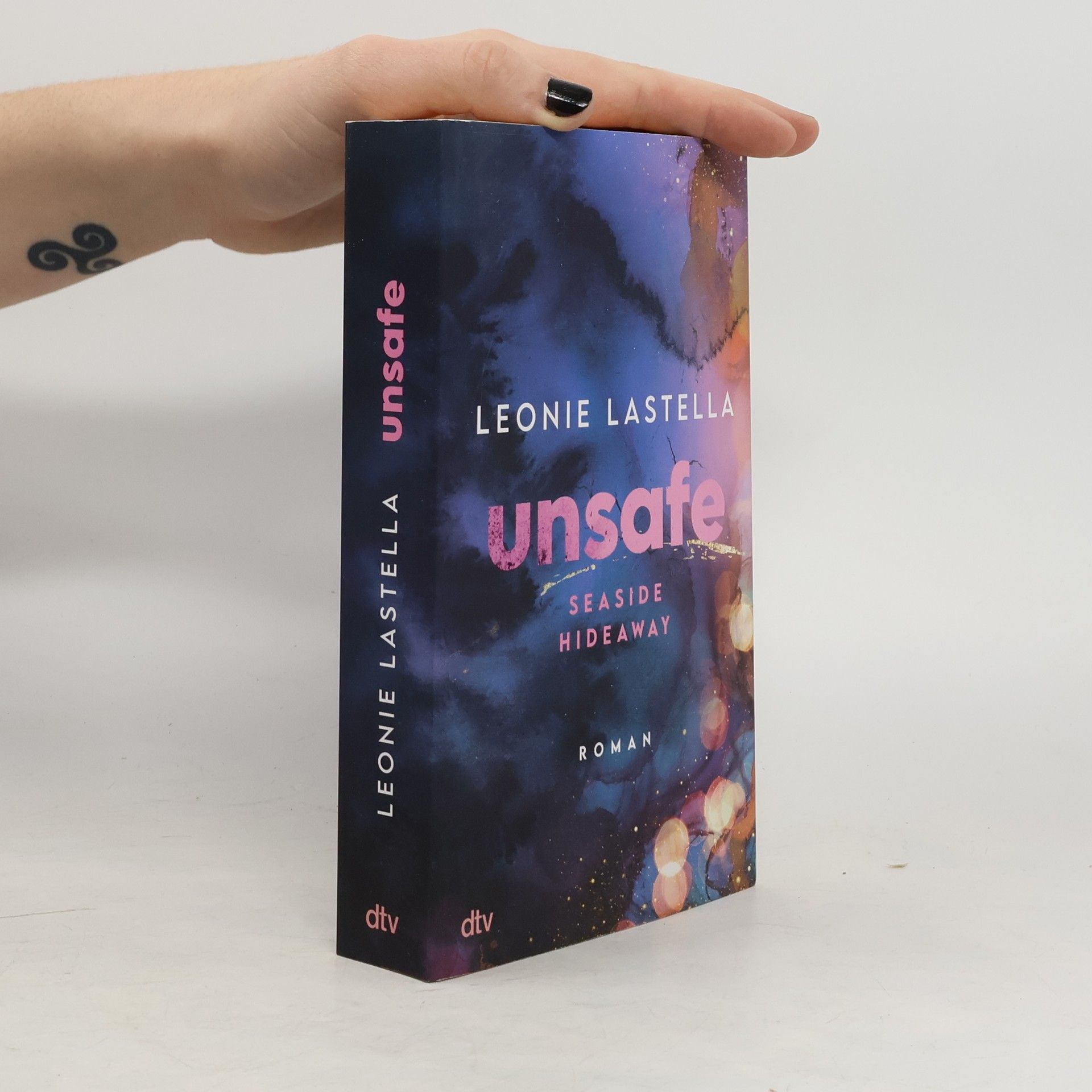 Seaside Hideaway – Unsafe