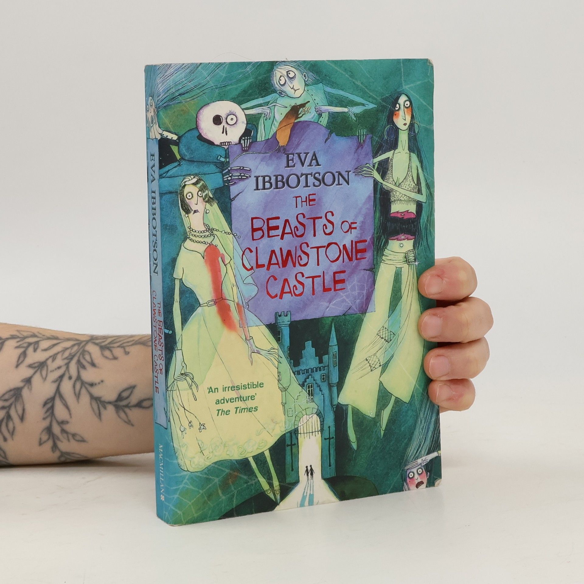 Eva Ibbotson The Beasts of Clawstone Castle