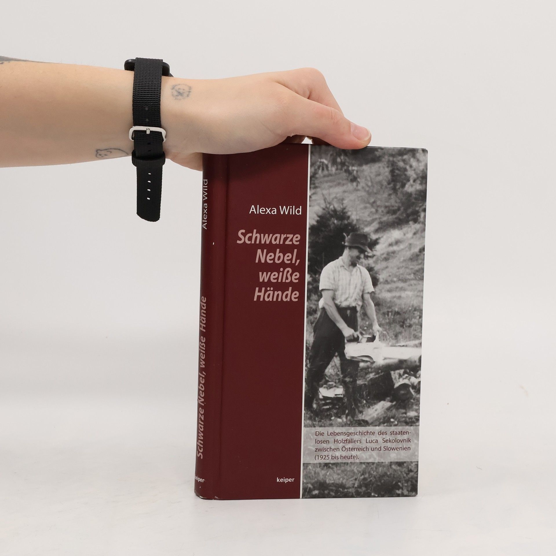 Schwarze Nebel, weiße Hände