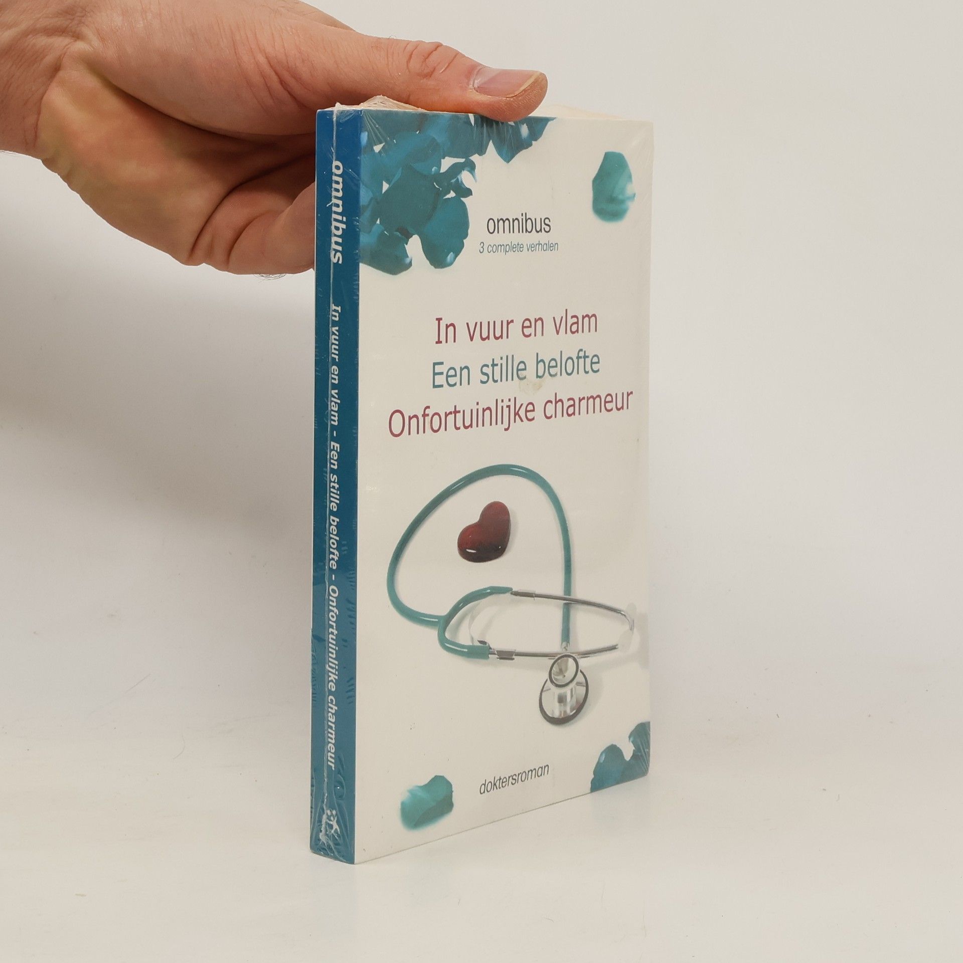 Various authors In vuur en vlam. Een stille belofte. Onfortuinlijke charmeur