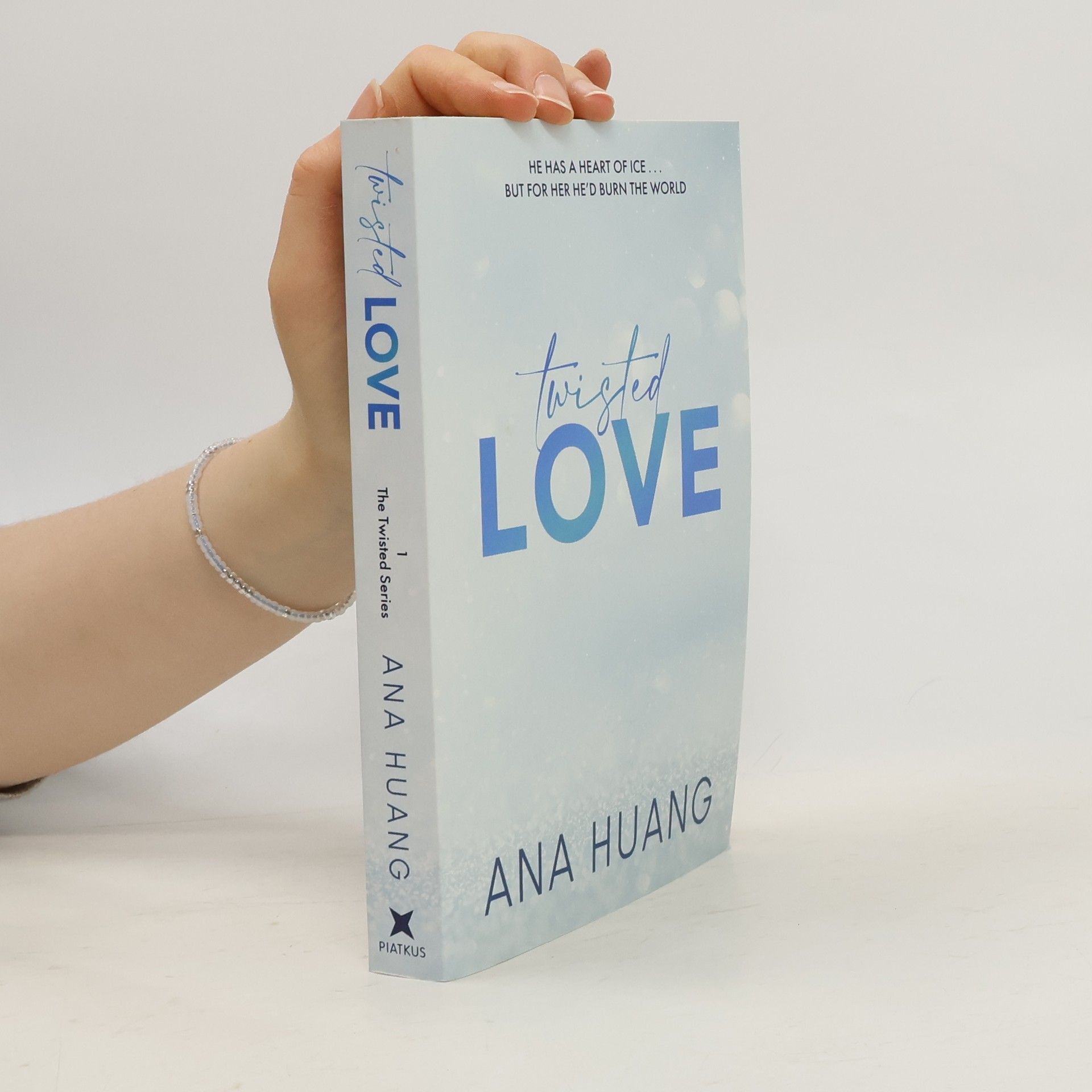 Ana Huang Twisted love. Twisted book one