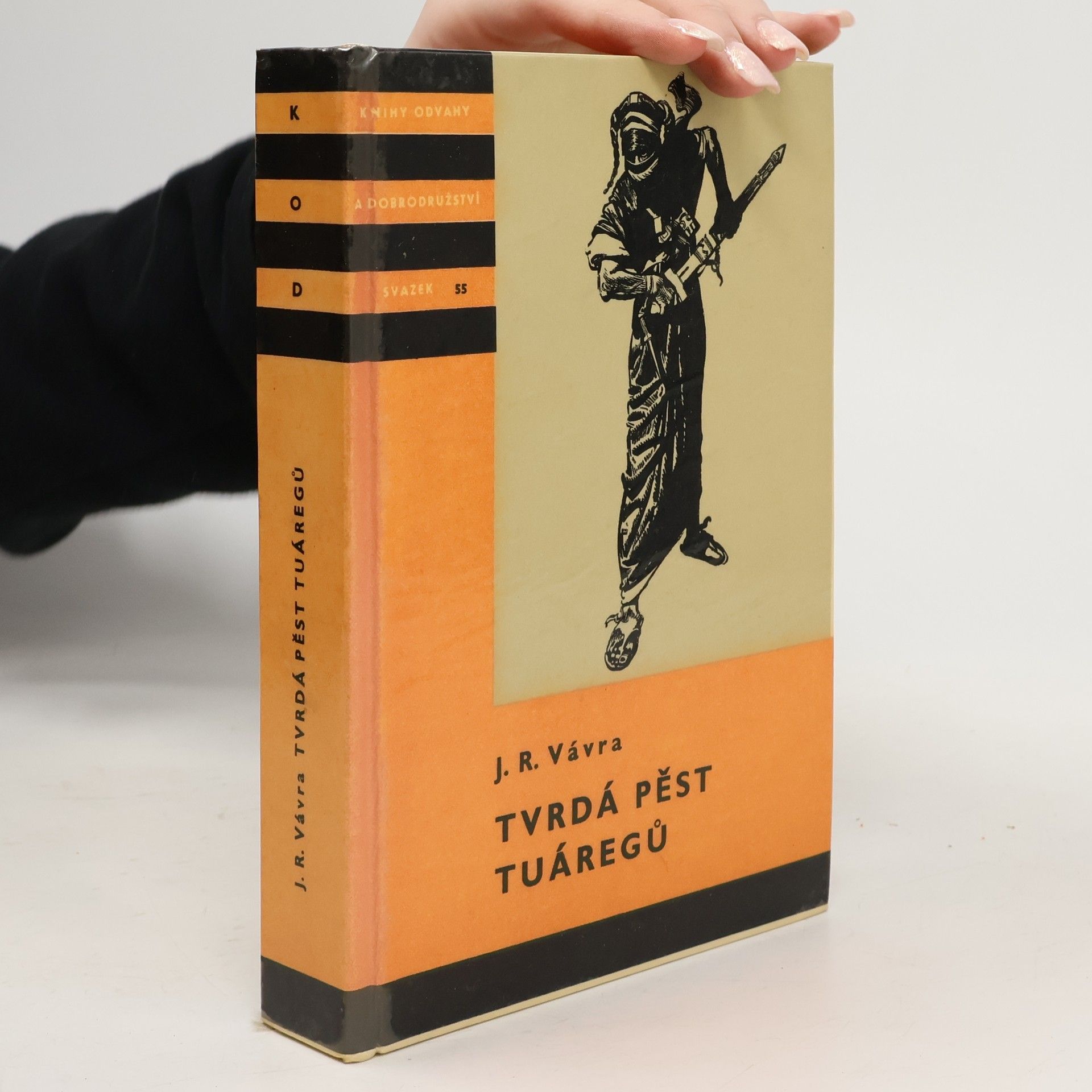 Jaroslav Raimund Vávra Tvrdá pěst Tuáregů