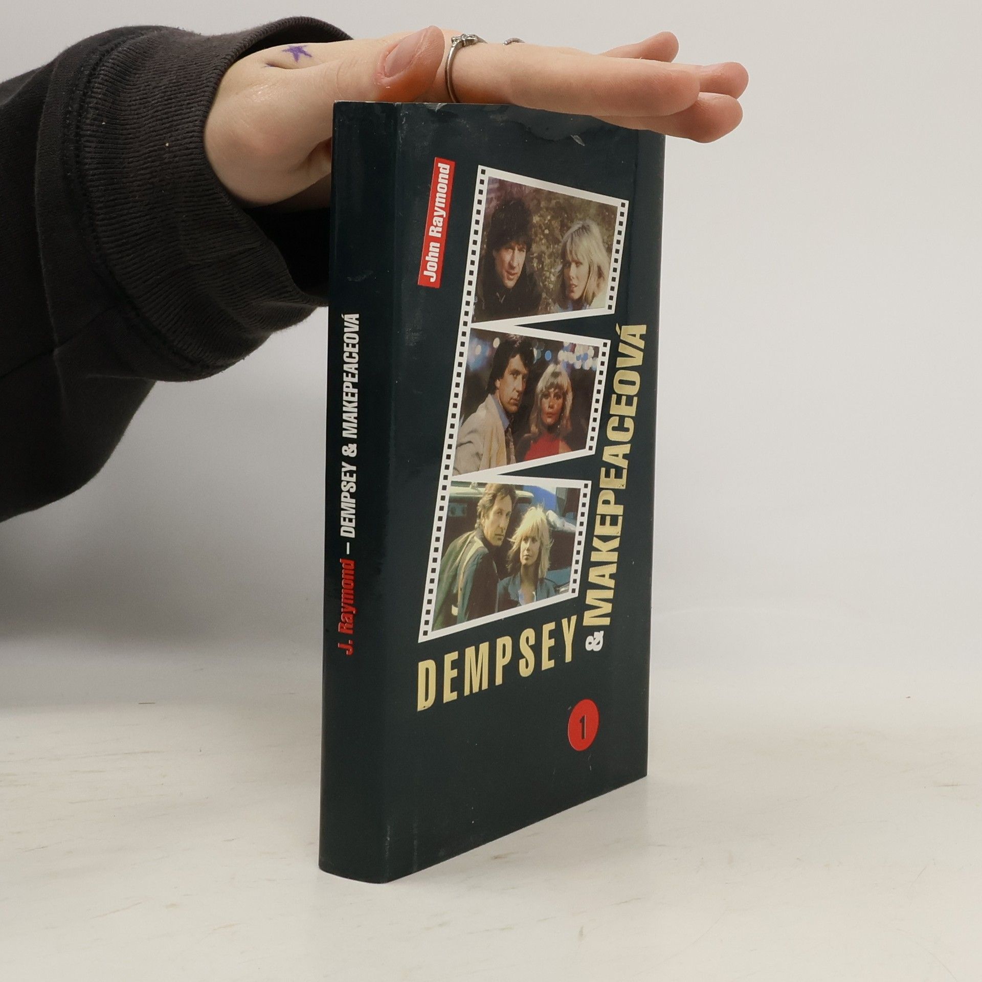 John Raymond Dempsy & Makepeaceová 1.