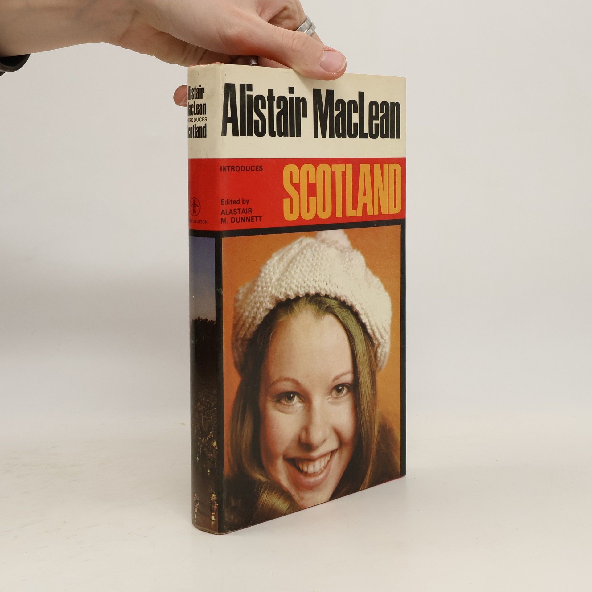 Alastair MacTavish Dunnett Alistair MacLean introduces Scotland