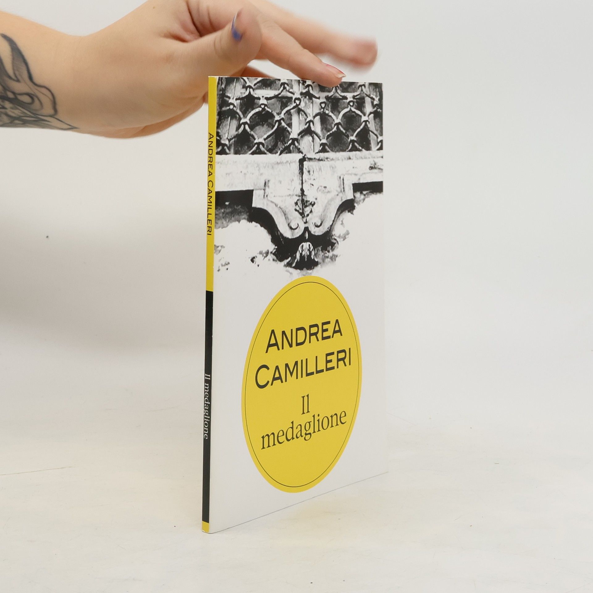 Andrea Camilleri Il medaglione