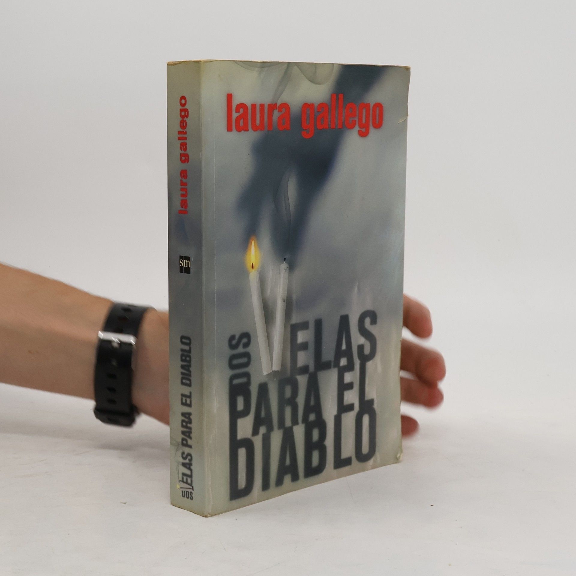 Laura Gallego García Dos velas para el diablo