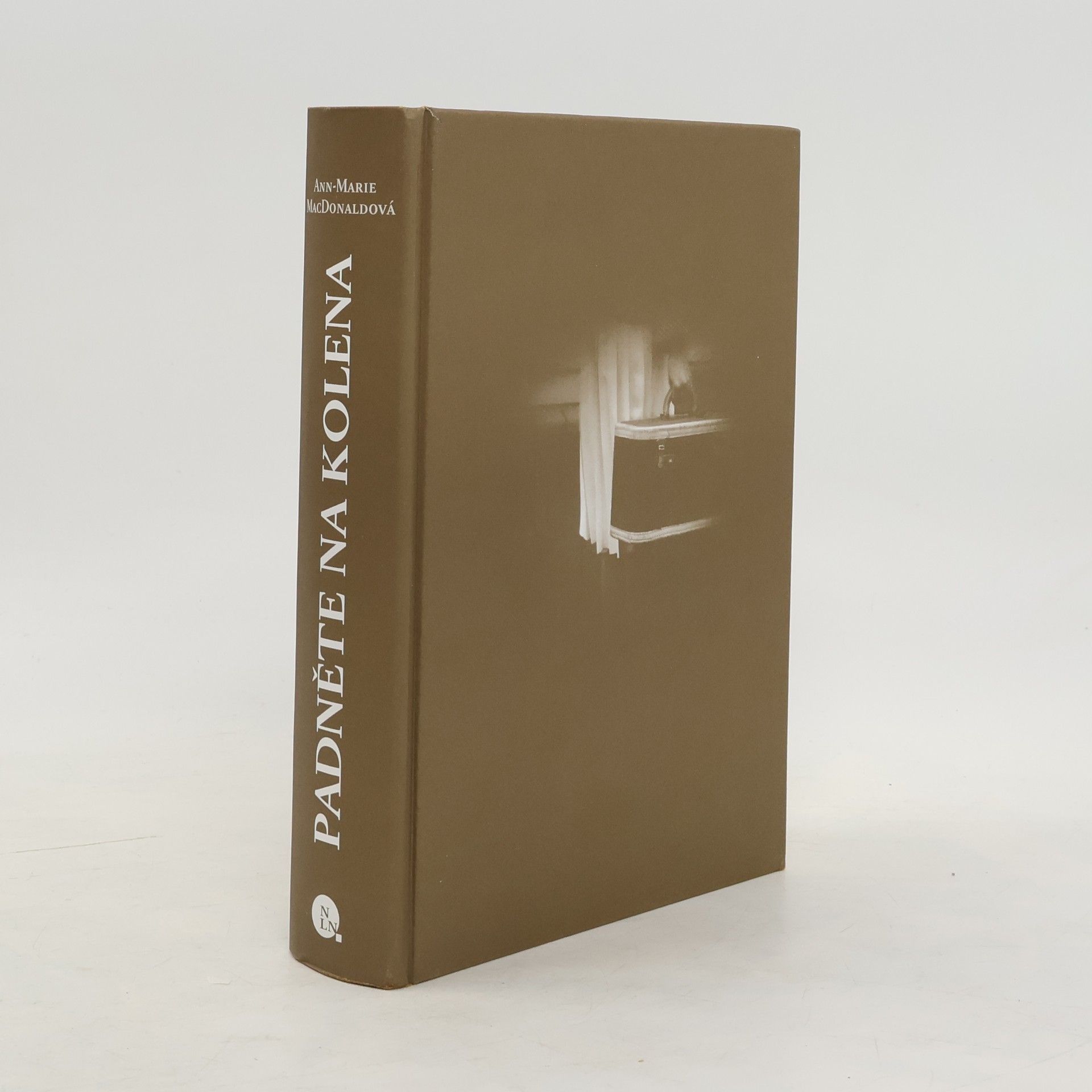 Ann-Marie MacDonald Padněte na kolena