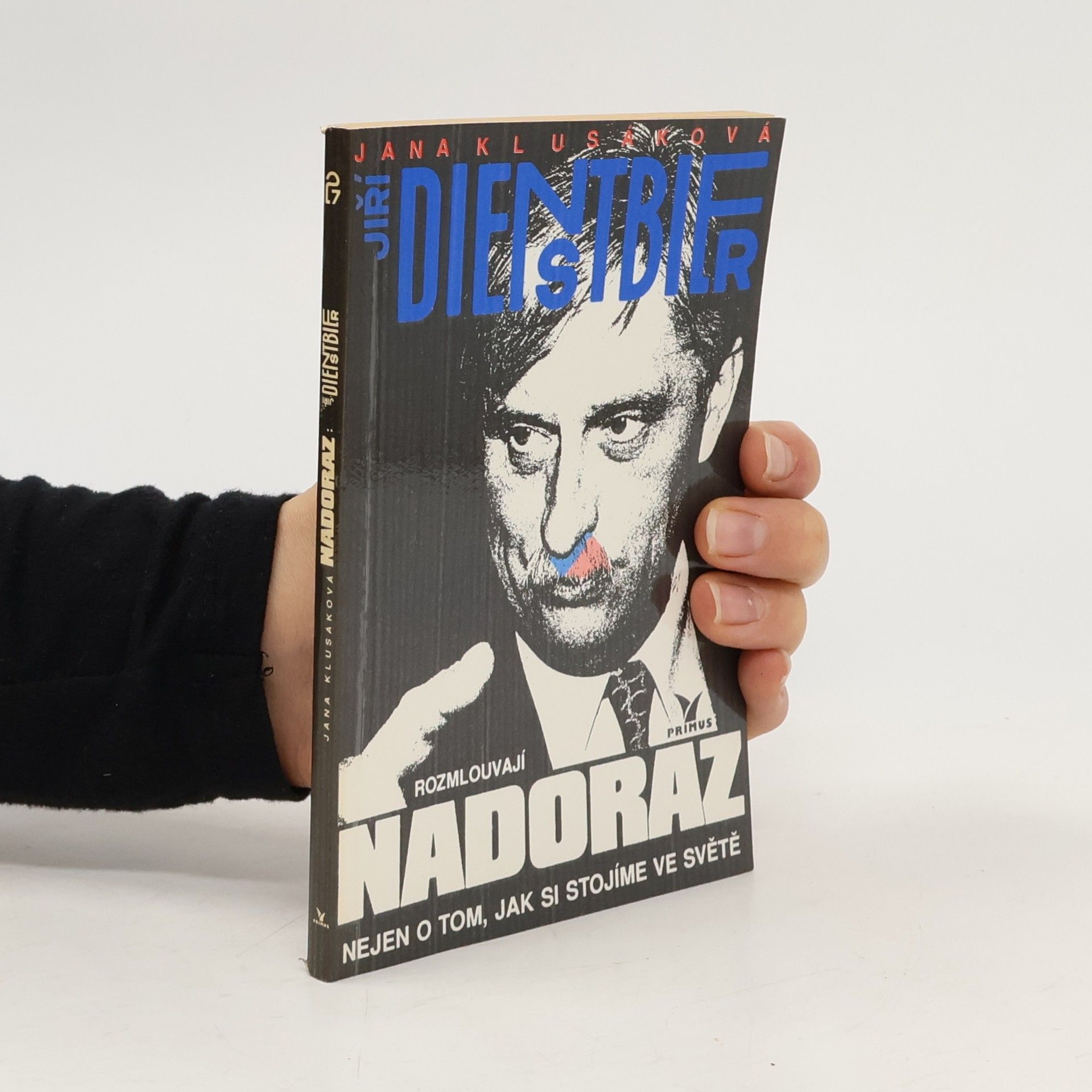 Jana Klusáková Jana Klusáková a Jiří Dienstbier rozmlouvají nadoraz