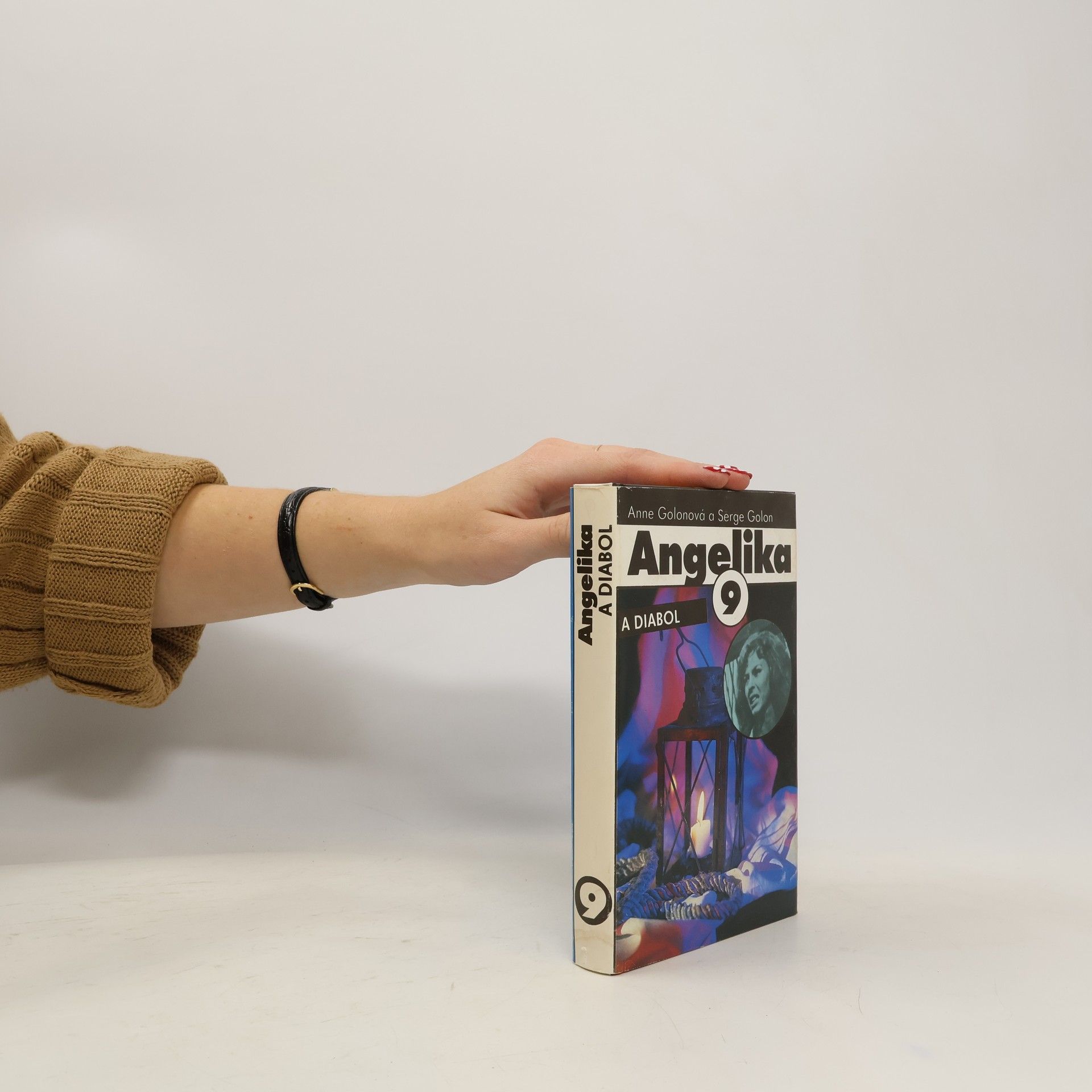 Anne Golon Angelika a diabol