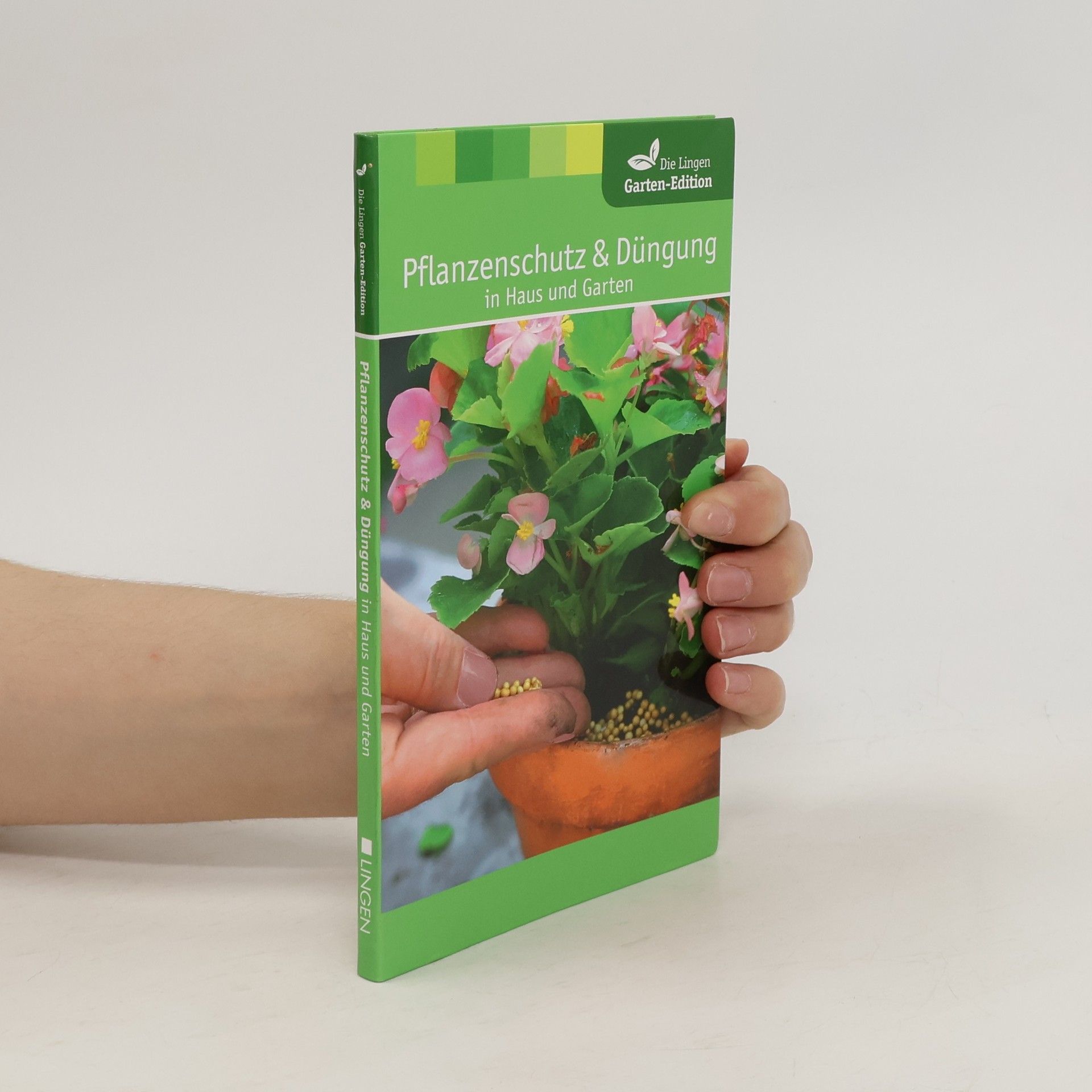 Collectif d'auteurs Pflanzenschutz & Düngung in Haus und Garten