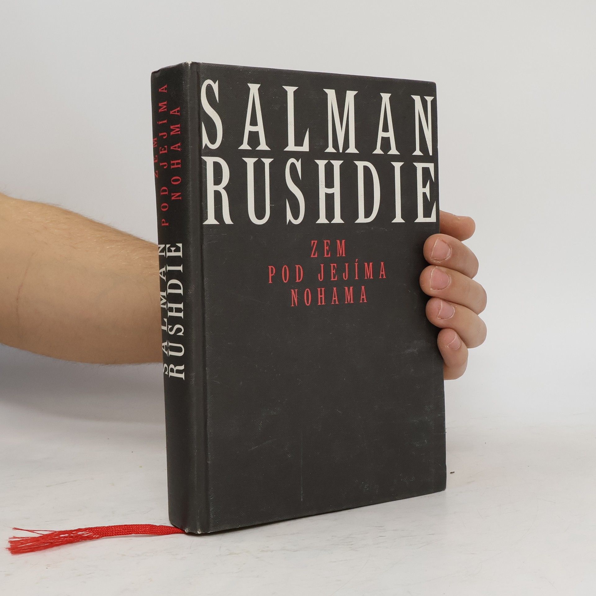 Salman Rushdie Zem pod jejíma nohama
