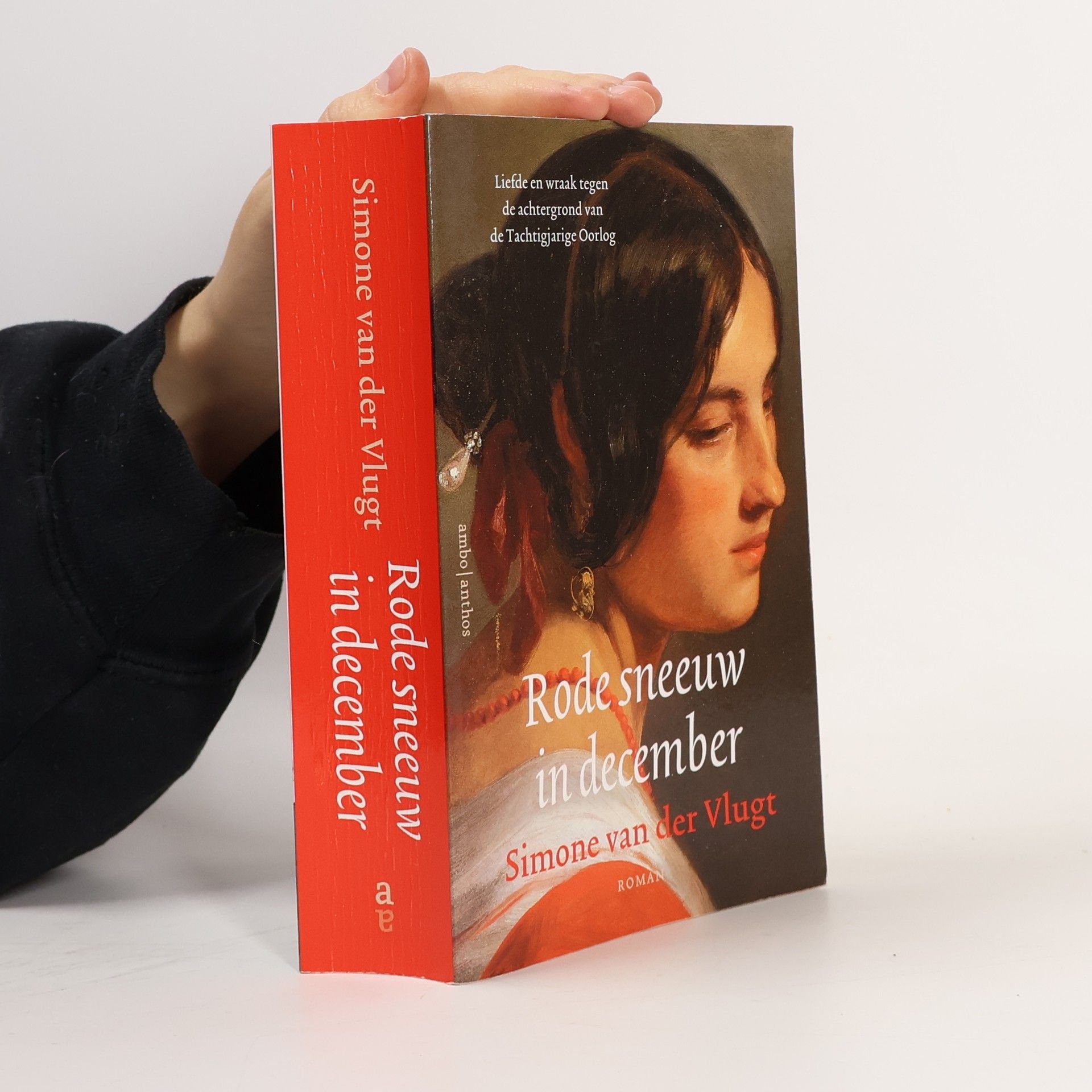 Simone van der Vlugt Rode sneeuw in december