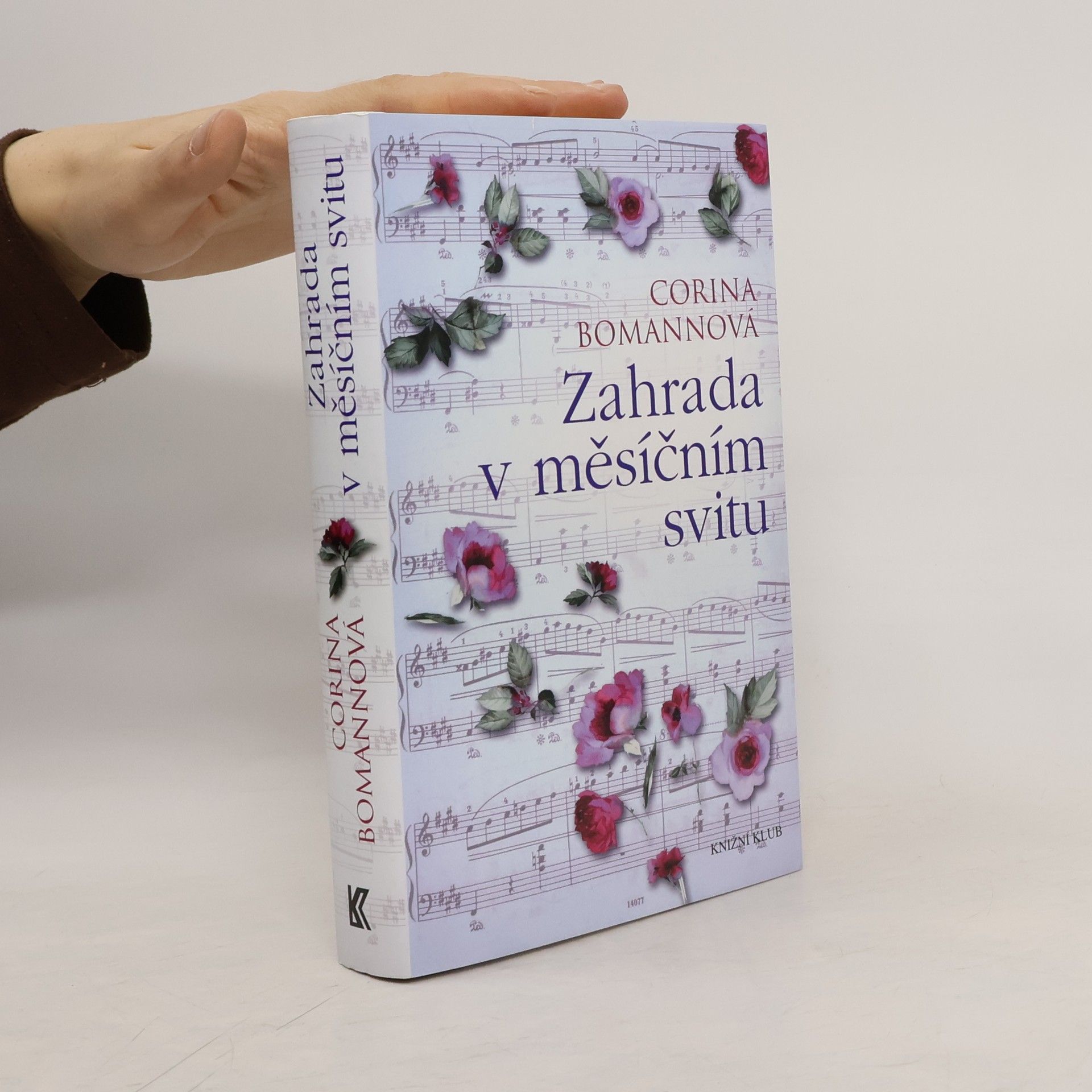 Corina Bomann Zahrada v měsíčním svitu