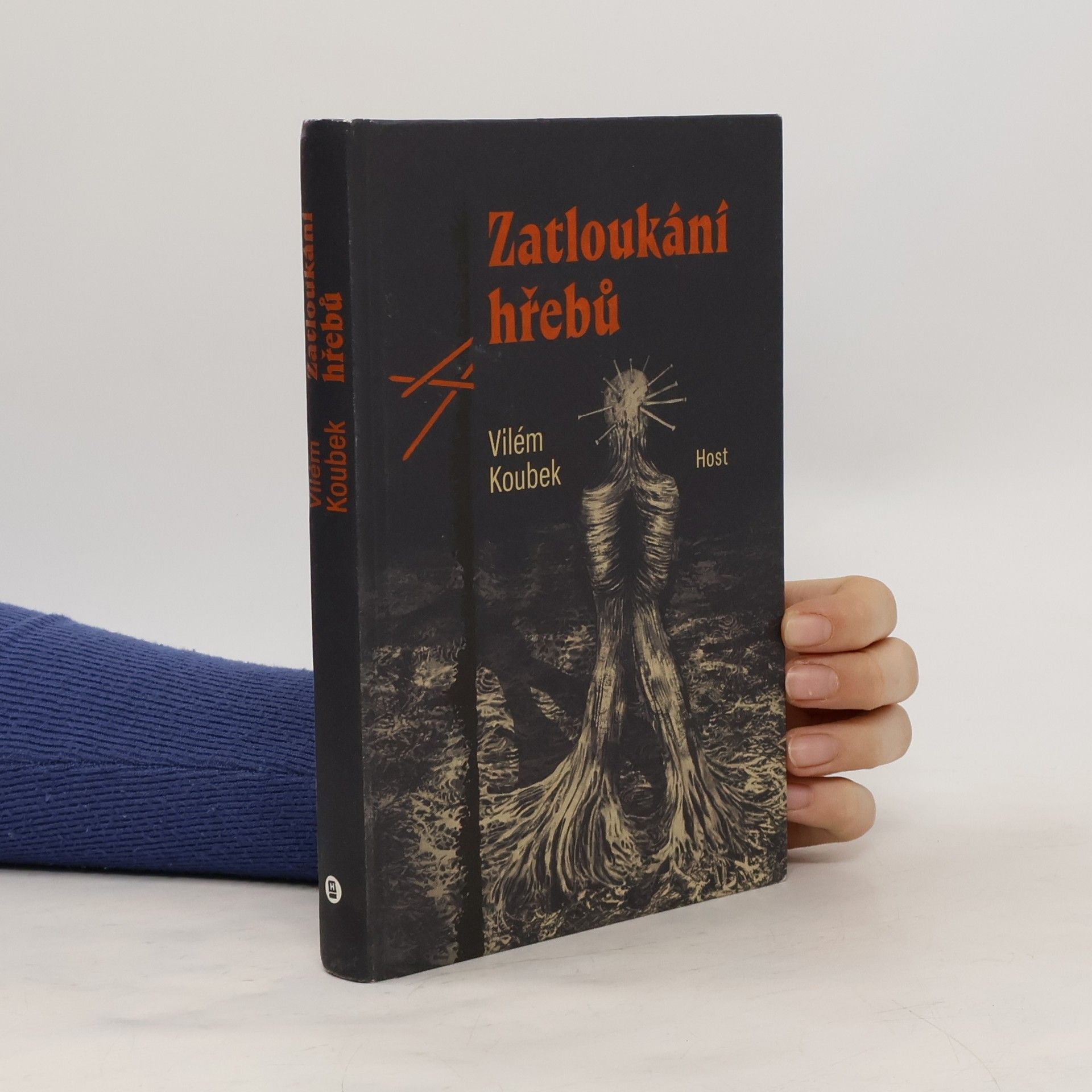 Zatloukání hřebů