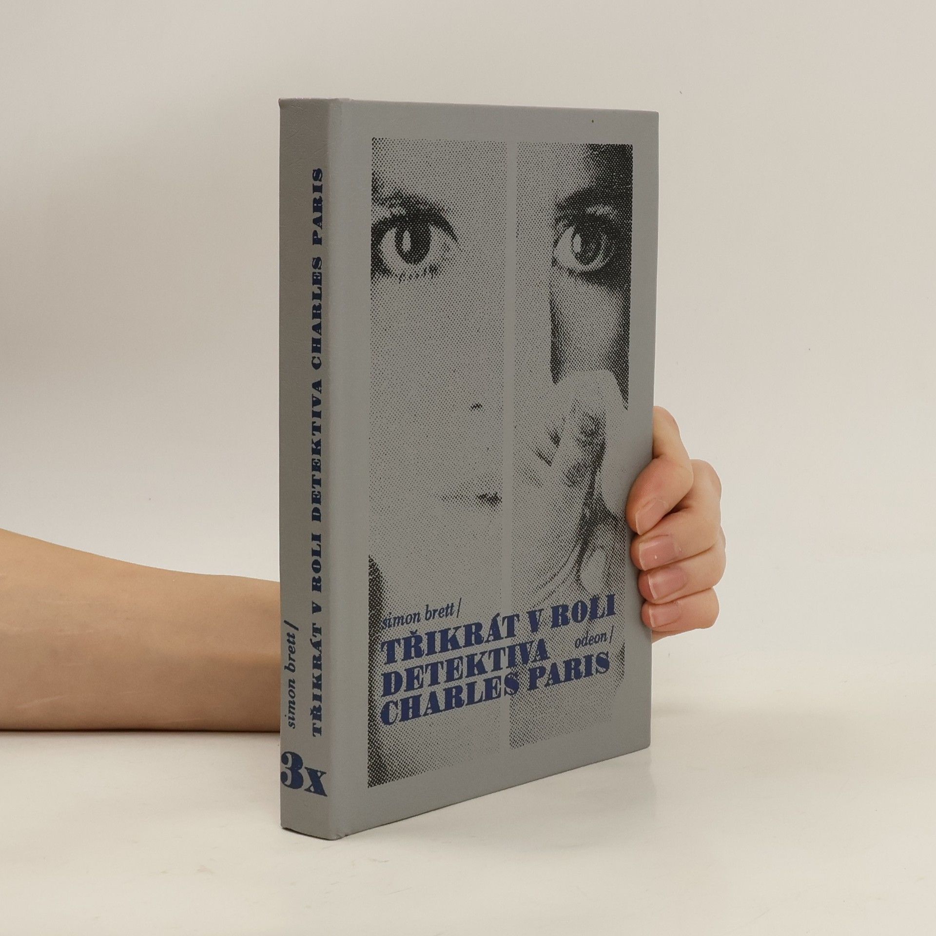 Simon Brett Třikrát v roli detektiva Charles Paris