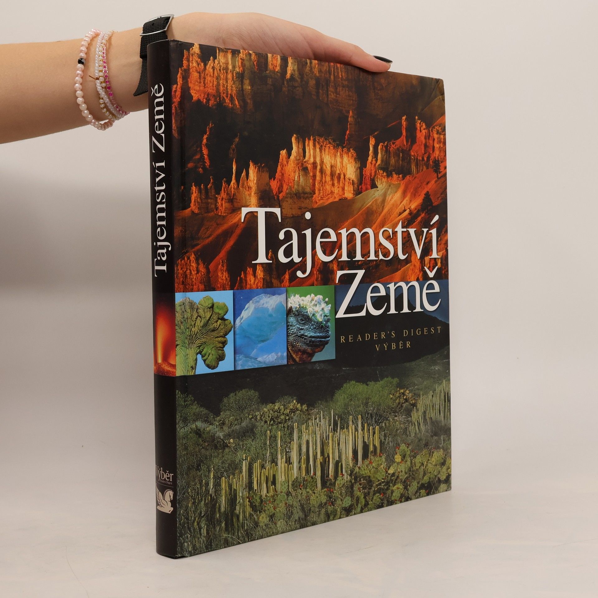 Autorenkollektiv Tajemství Země