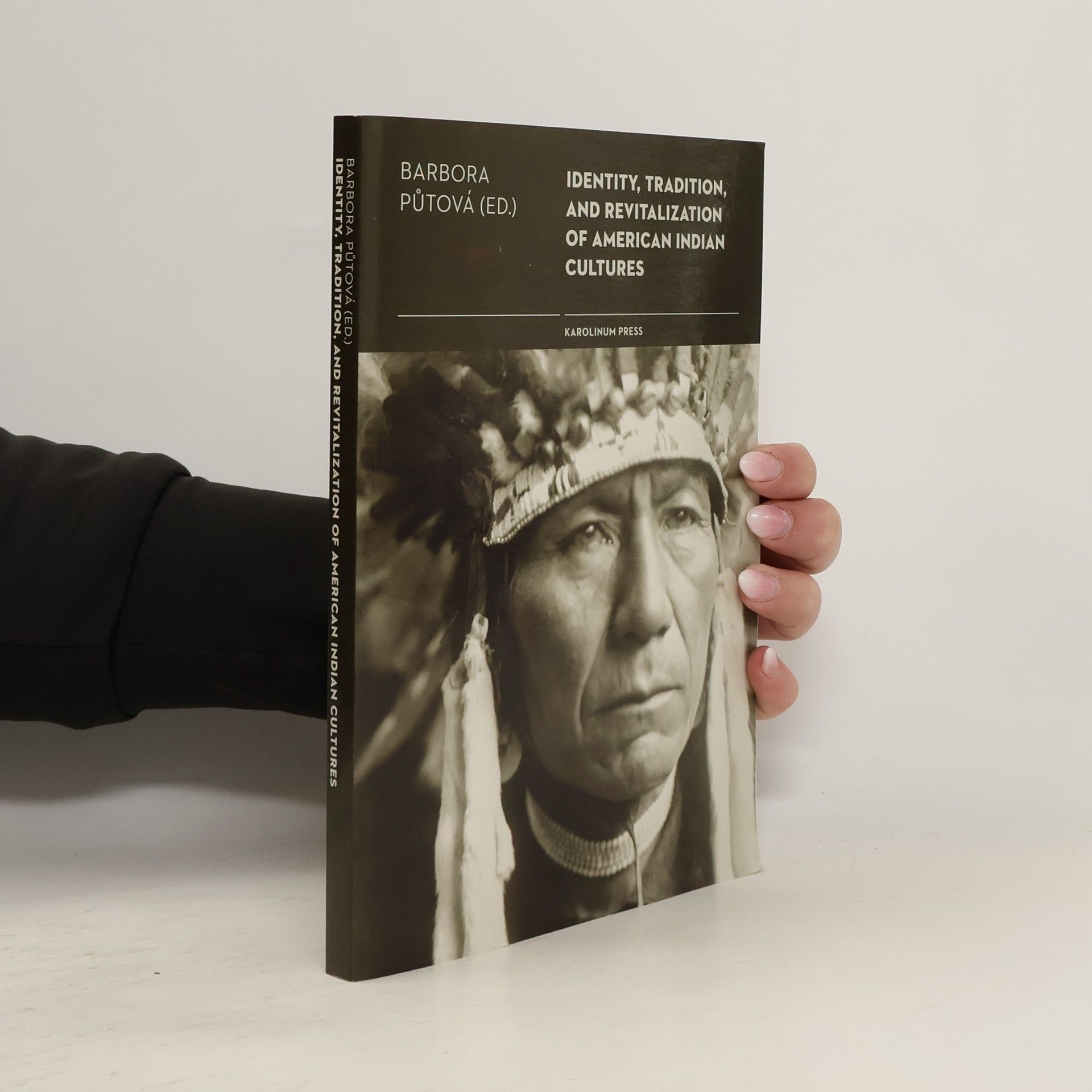 Půtová, Barbora  Identity, Tradition and Revitalisation of American Indian Culture