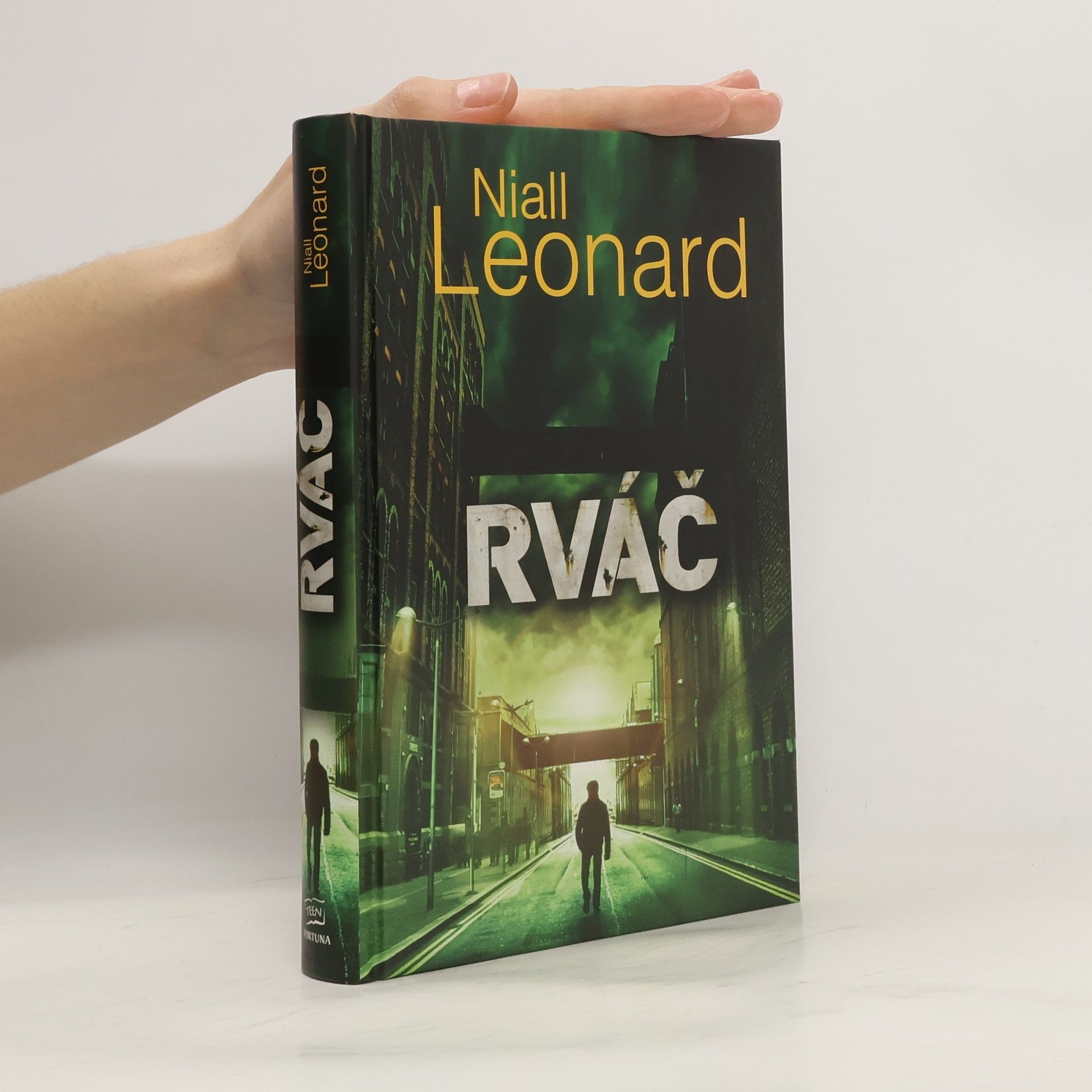 Niall Leonard Rváč