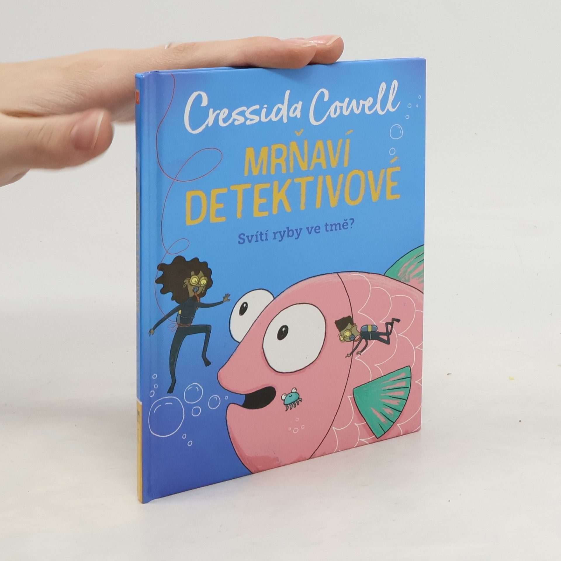 Mrňaví detektivové. Svítí ryby ve tmě?