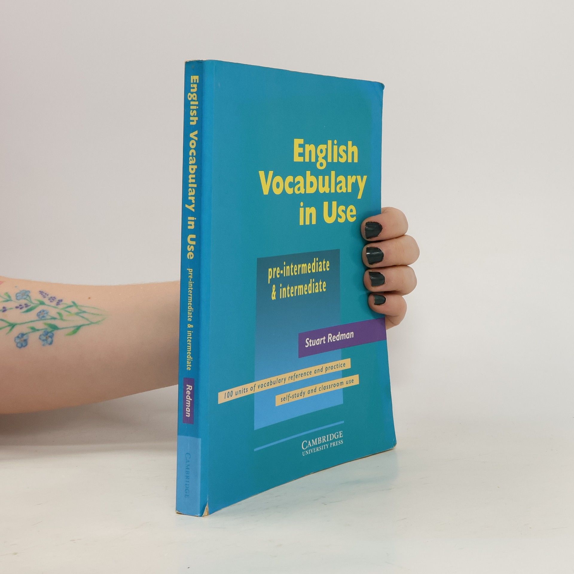 English vocabulary in use: Pre-intermediate and intermediate