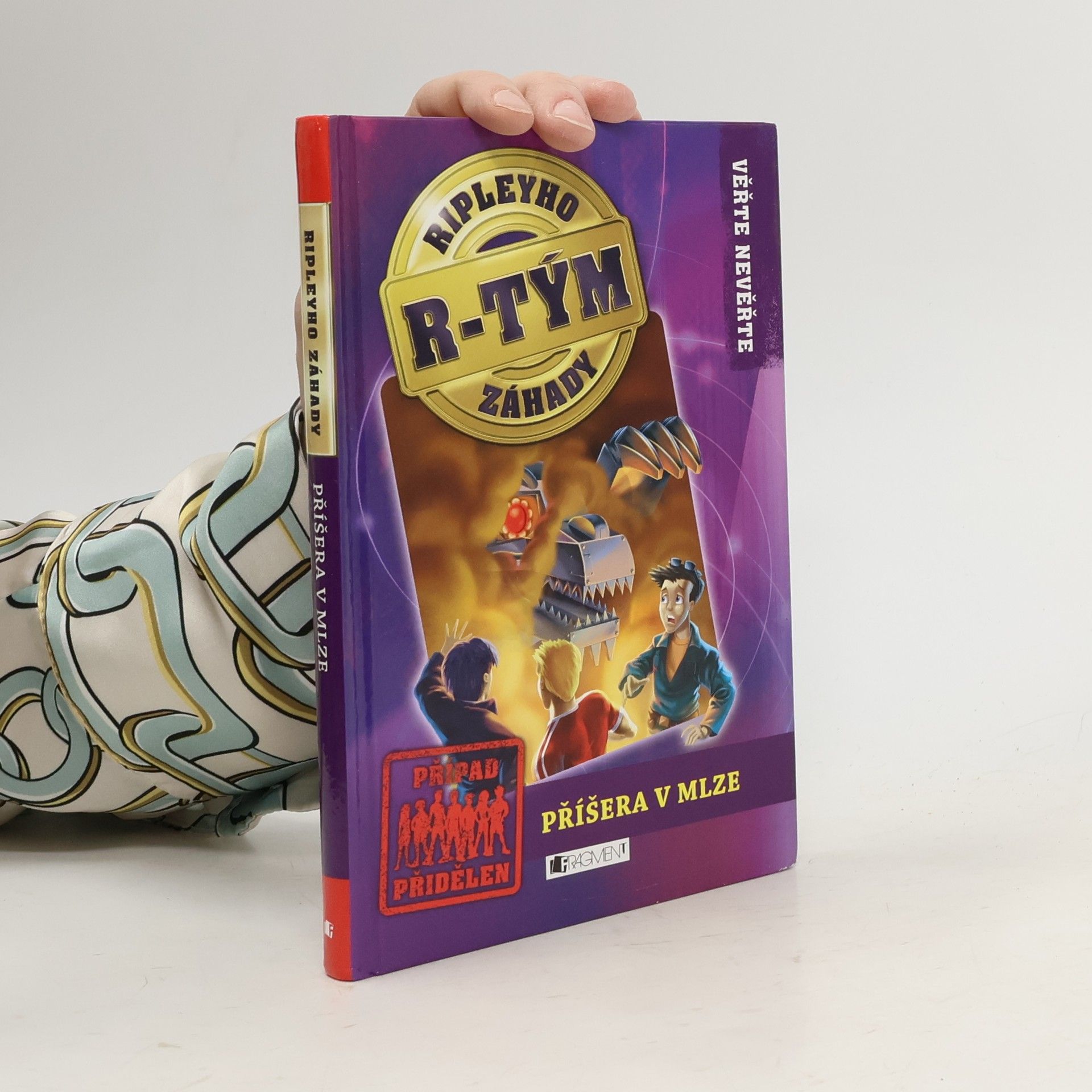 Kay Wilkins Ripleyho záhady - R-tým. Příšera v mlze