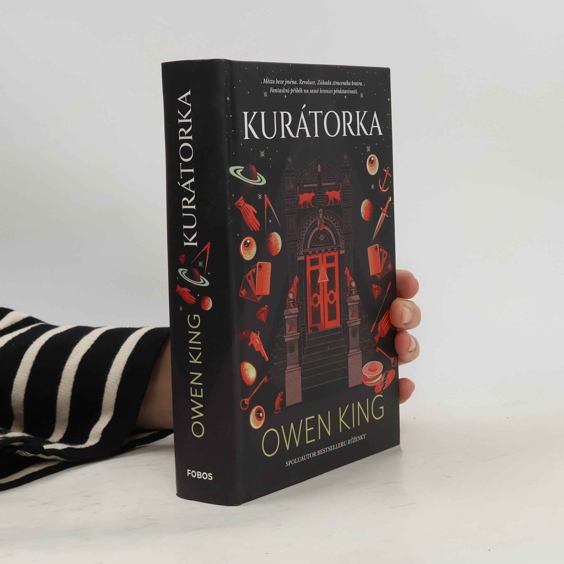 Owen King Kurátorka