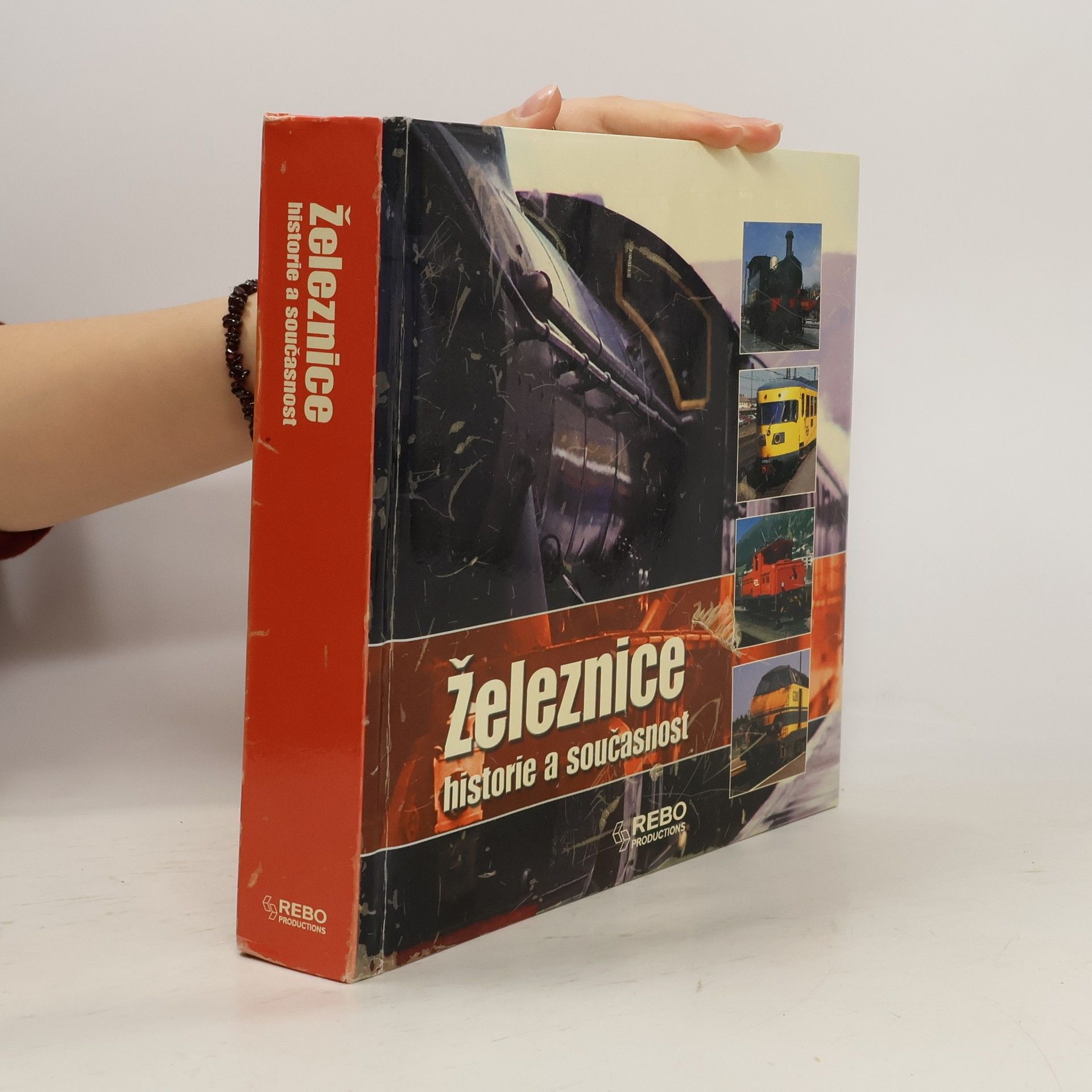 Autorenkollektiv Železnice historie a současnost