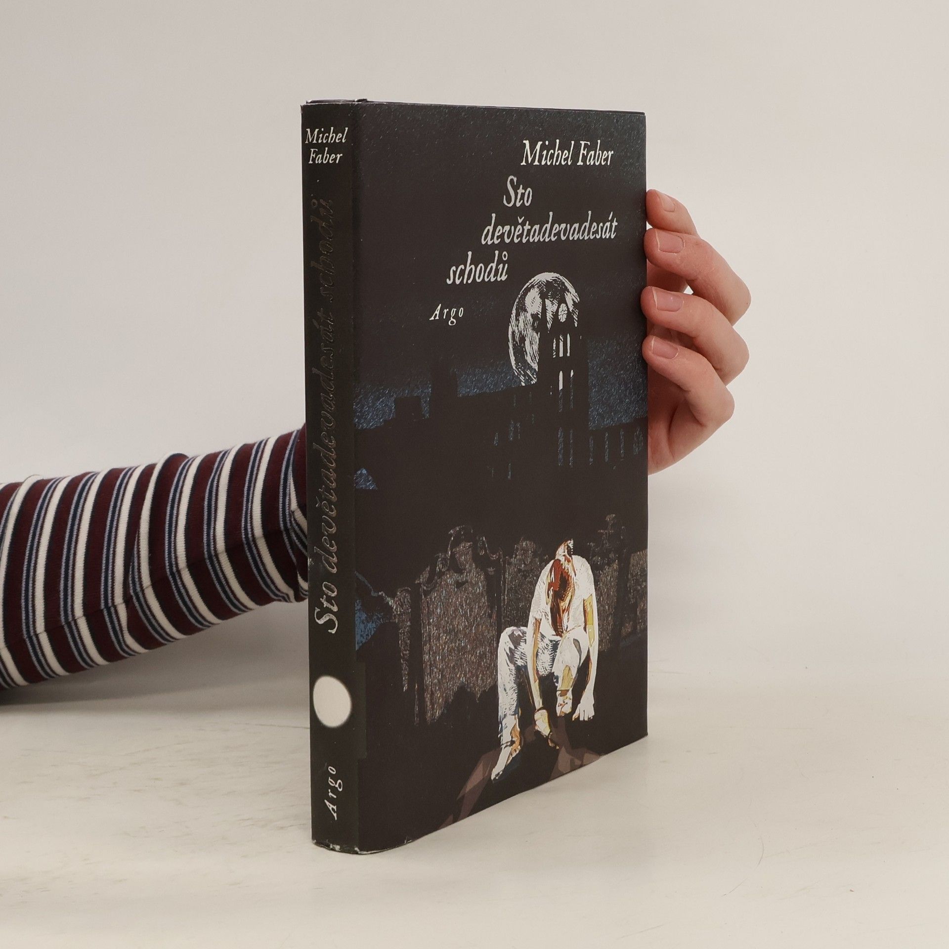 Sto devětadevadesát schodů