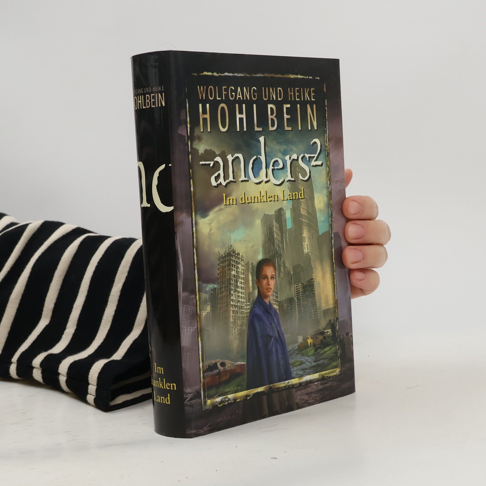 Anders 2. Im dunklen Land