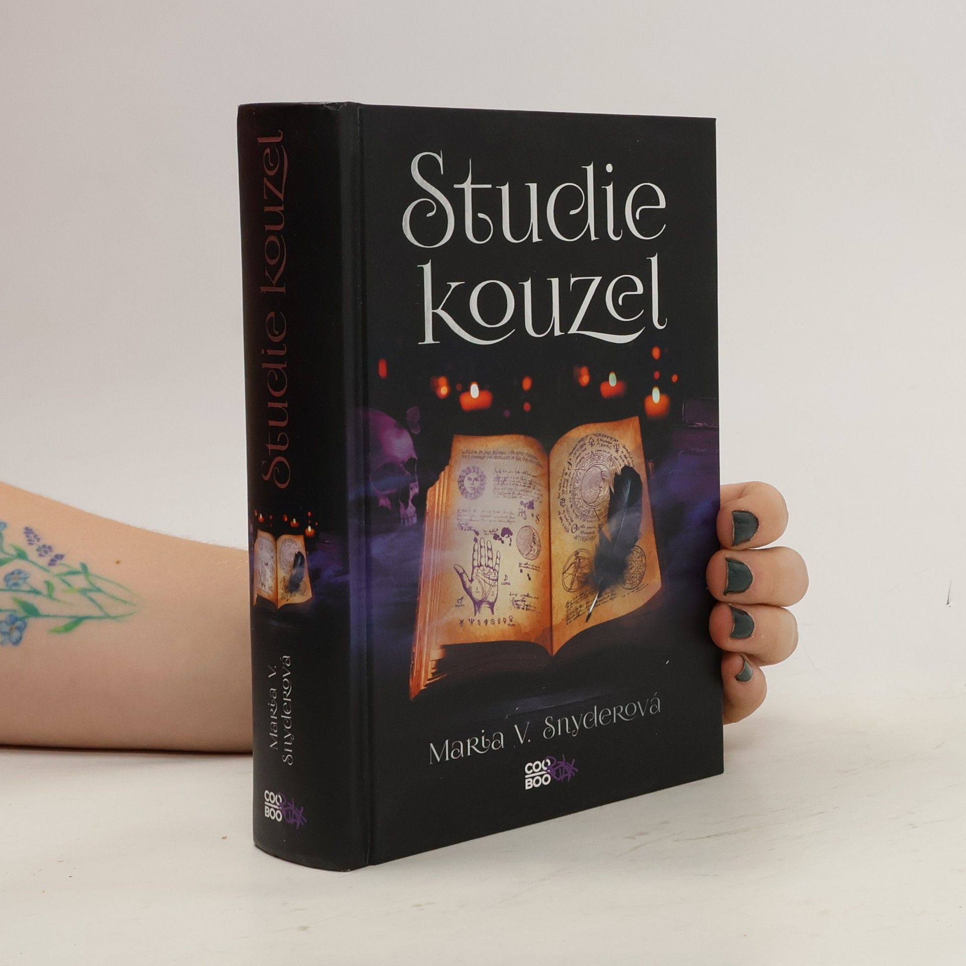 Maria V. Snyder Studie kouzel