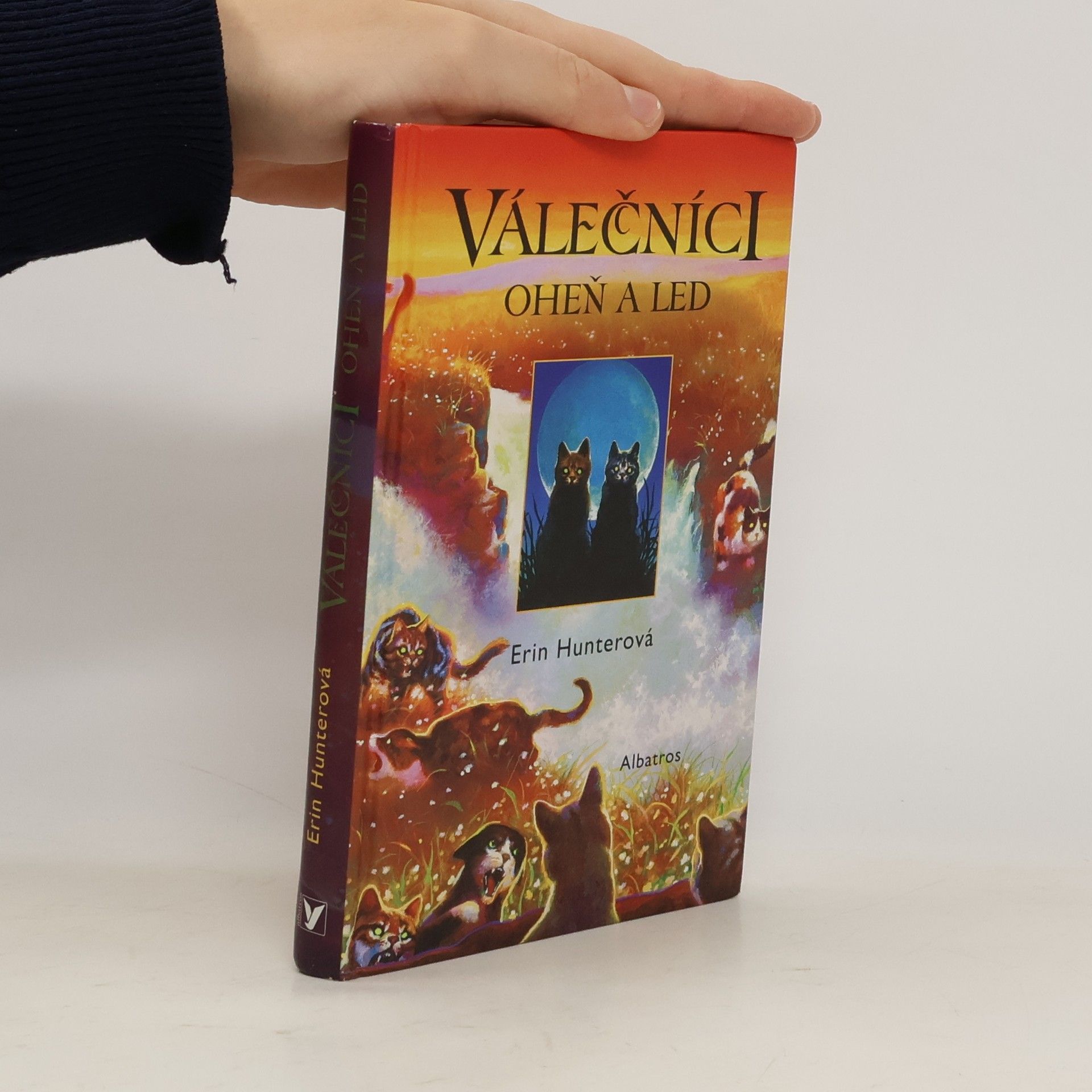 Erin Hunter Oheň a led