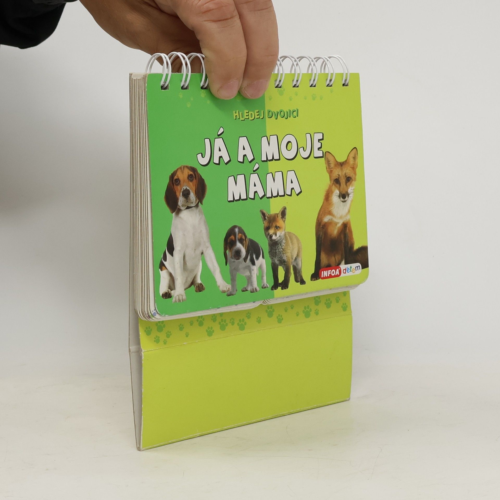 Olga Petrovskaja Já a moje máma. Hledej dvojici