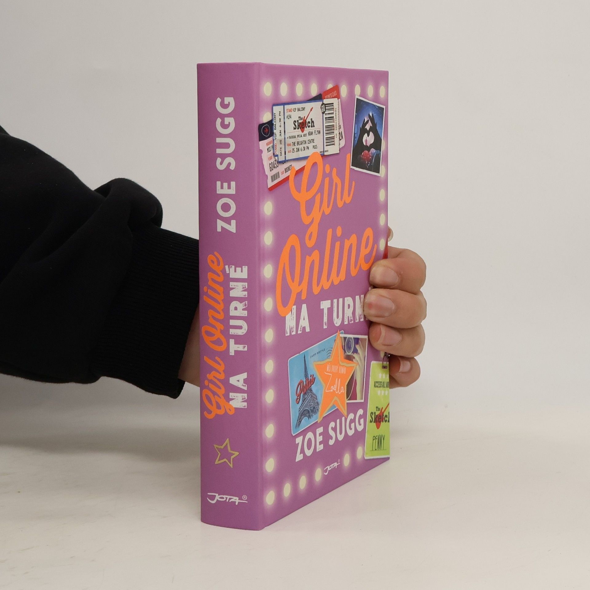 Girl Online na turné