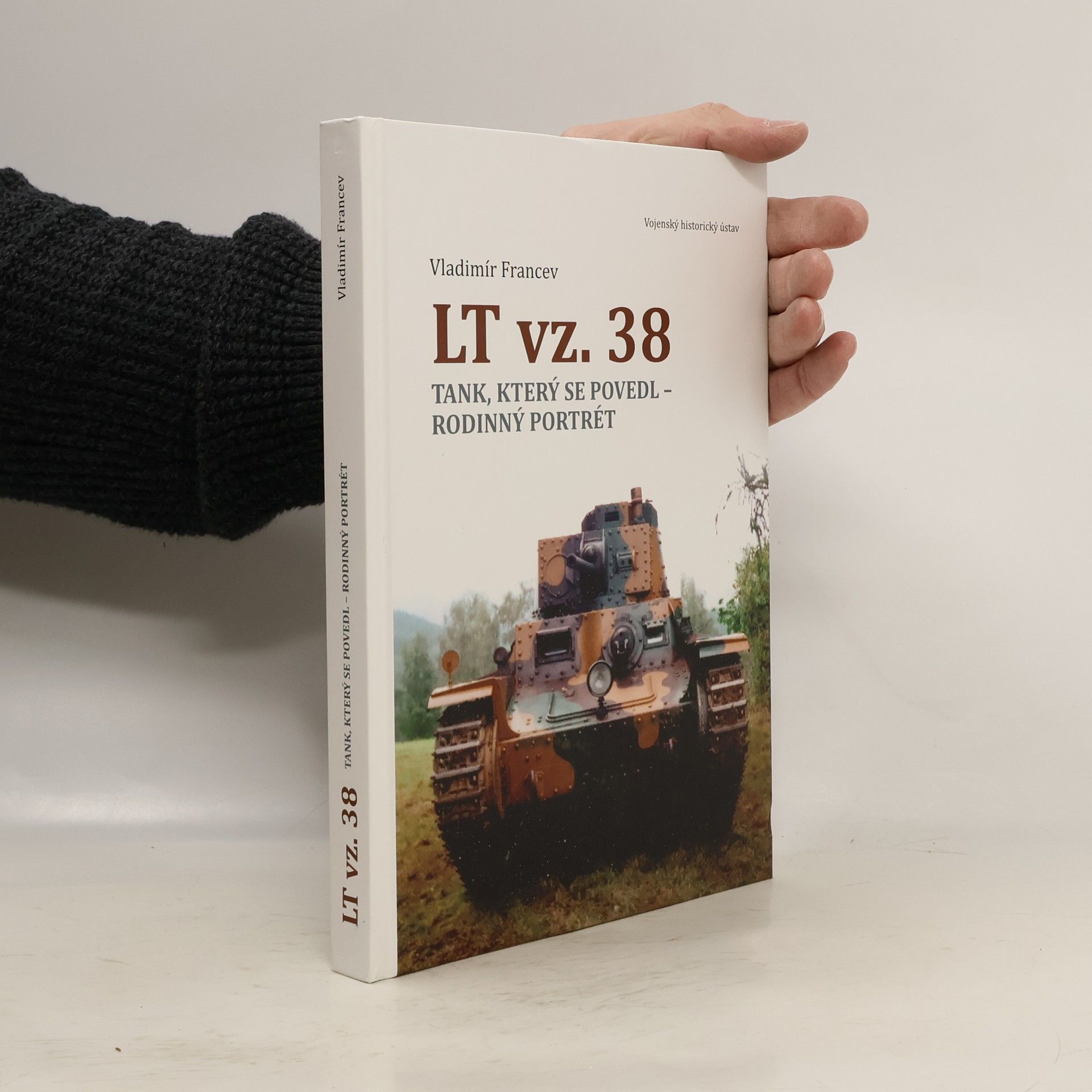 Vladimír Francev LT vz. 38: Tank, který se povedl - rodinný portrét